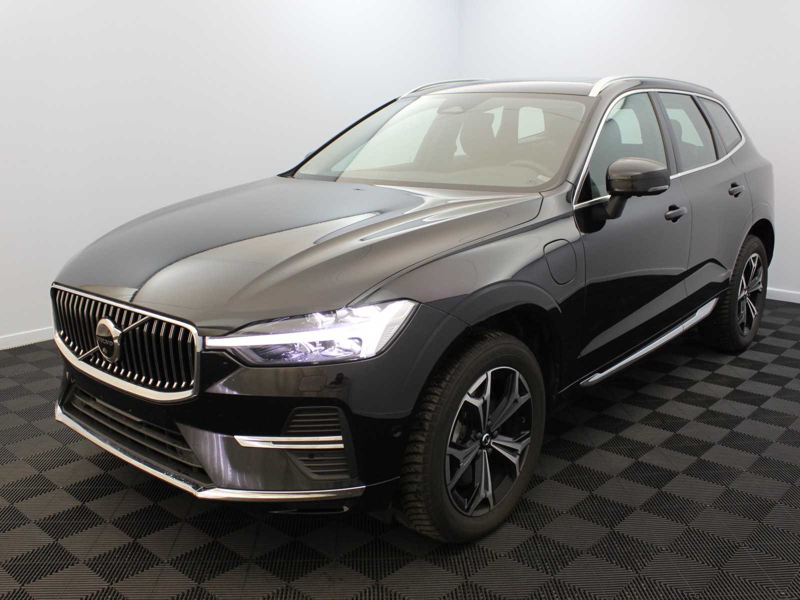 VOLVO - XC60 MY22 - #174935 - 0