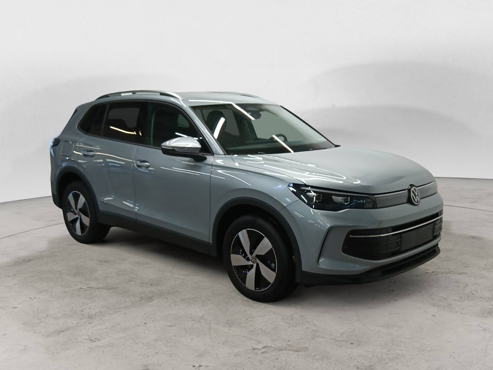 VOLKSWAGEN - TIGUAN - #727759 - 1