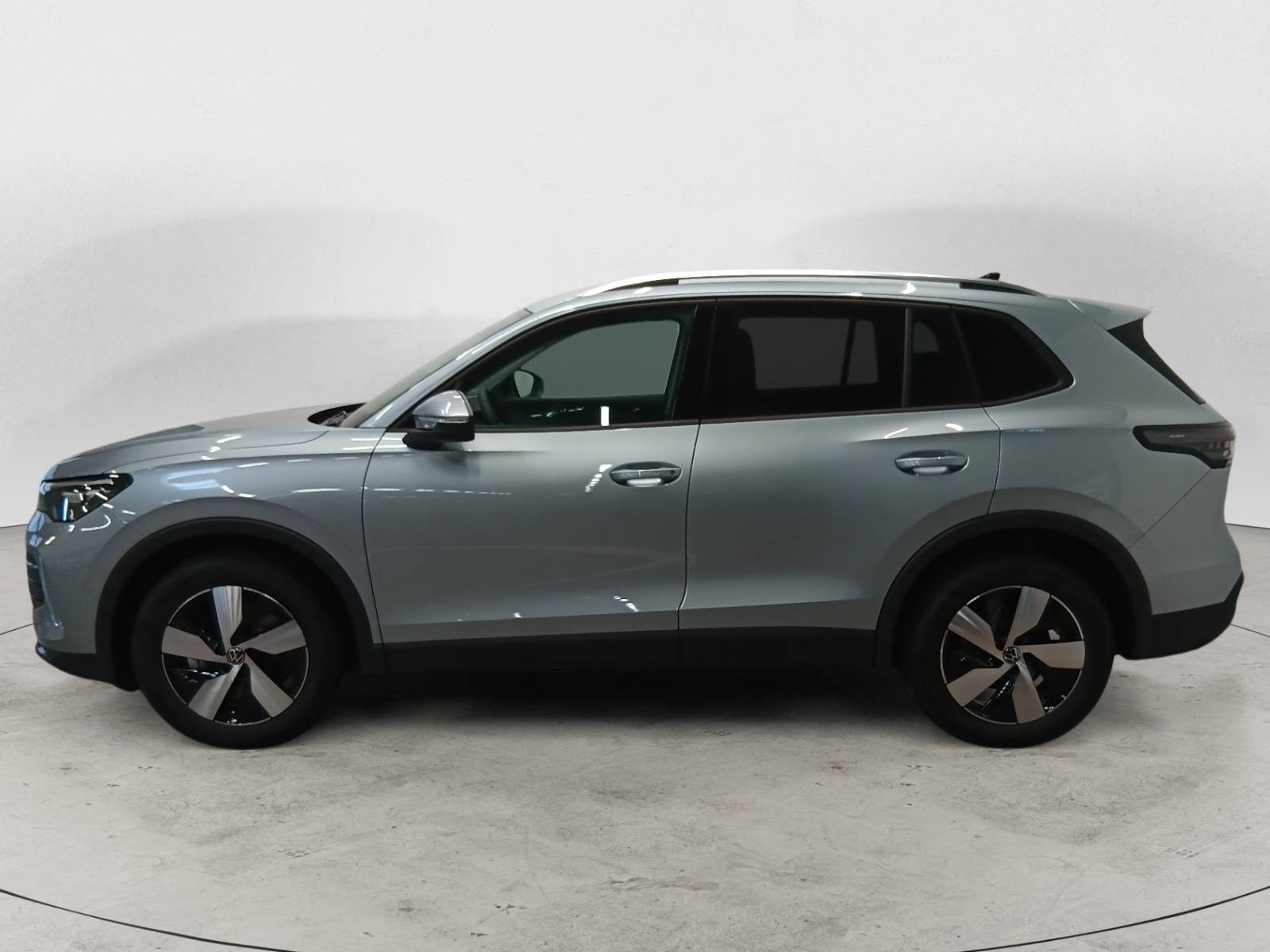 VOLKSWAGEN - TIGUAN - #727759 - 15