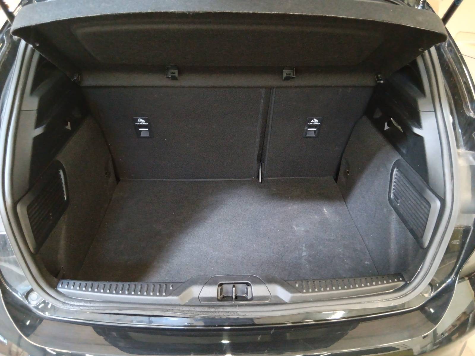 FORD - FOCUS - #761475 - 12