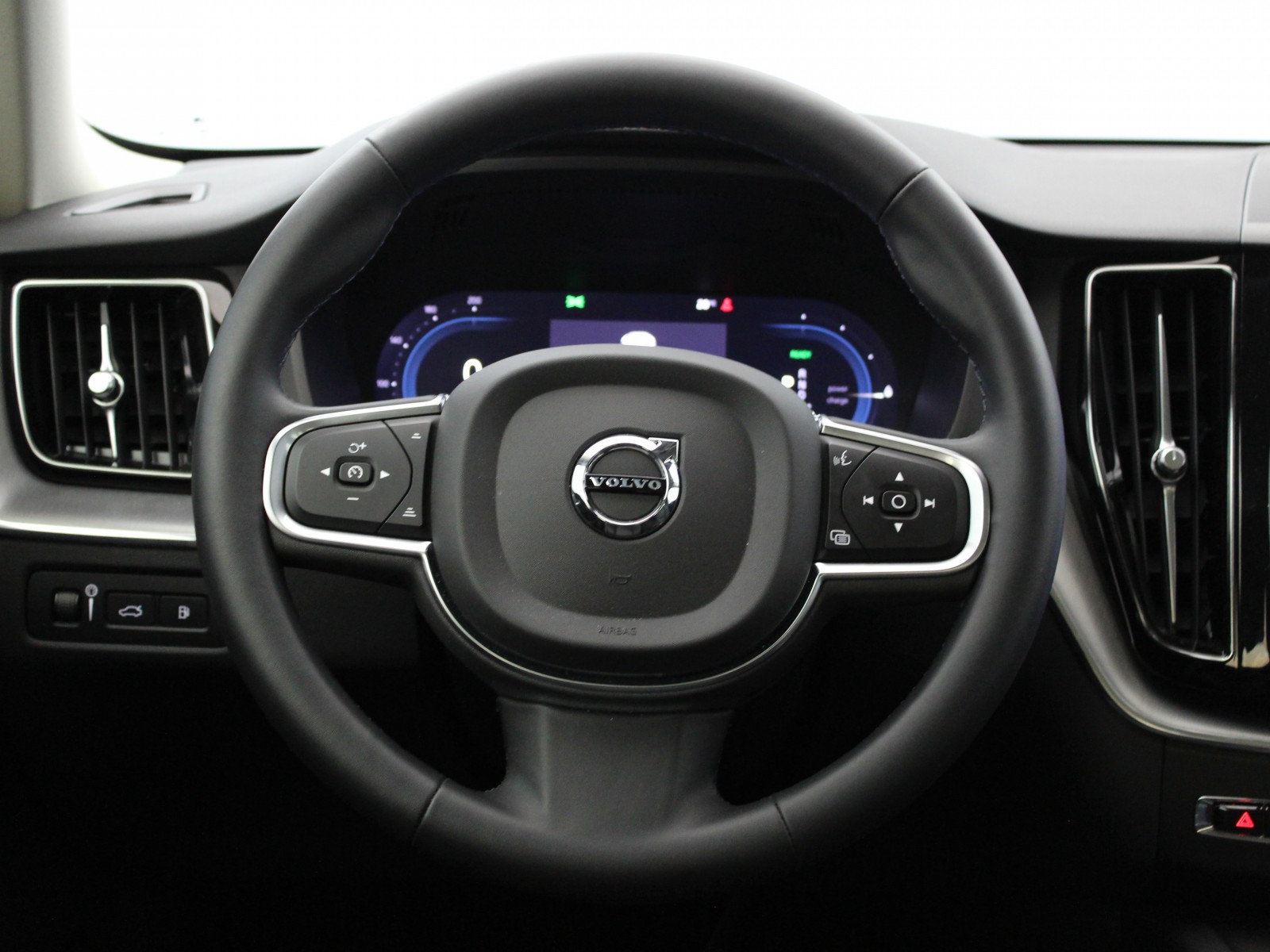 VOLVO - XC60 MY22 - #174937 - 10