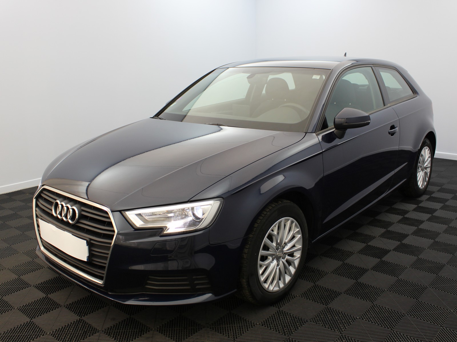 AUDI - A3 BUSINESS - #179177 - 0