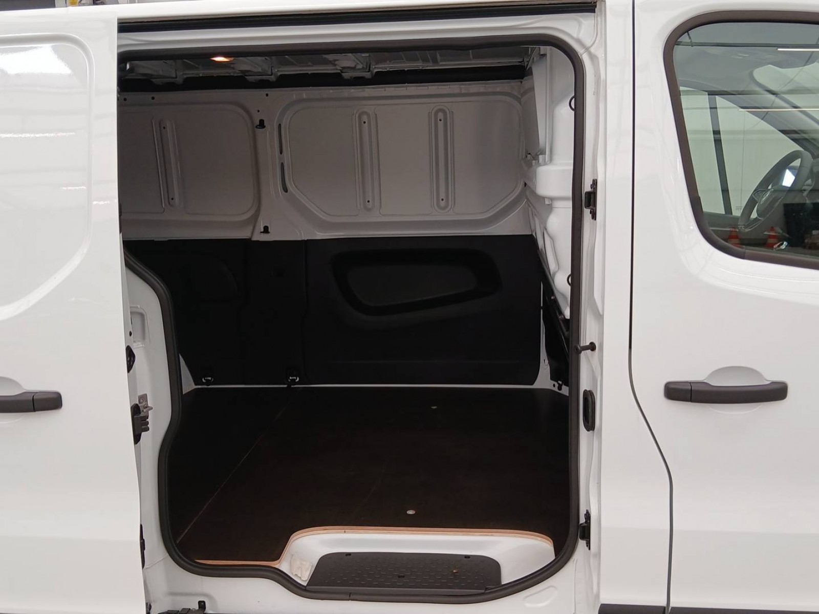 RENAULT - TRAFIC FOURGON - #736851 - 88