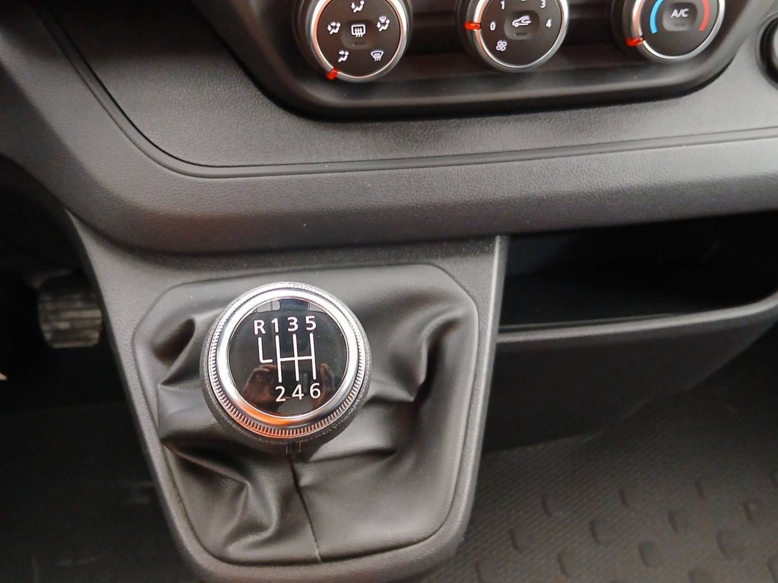 RENAULT - TRAFIC FOURGON - #736851 - 93