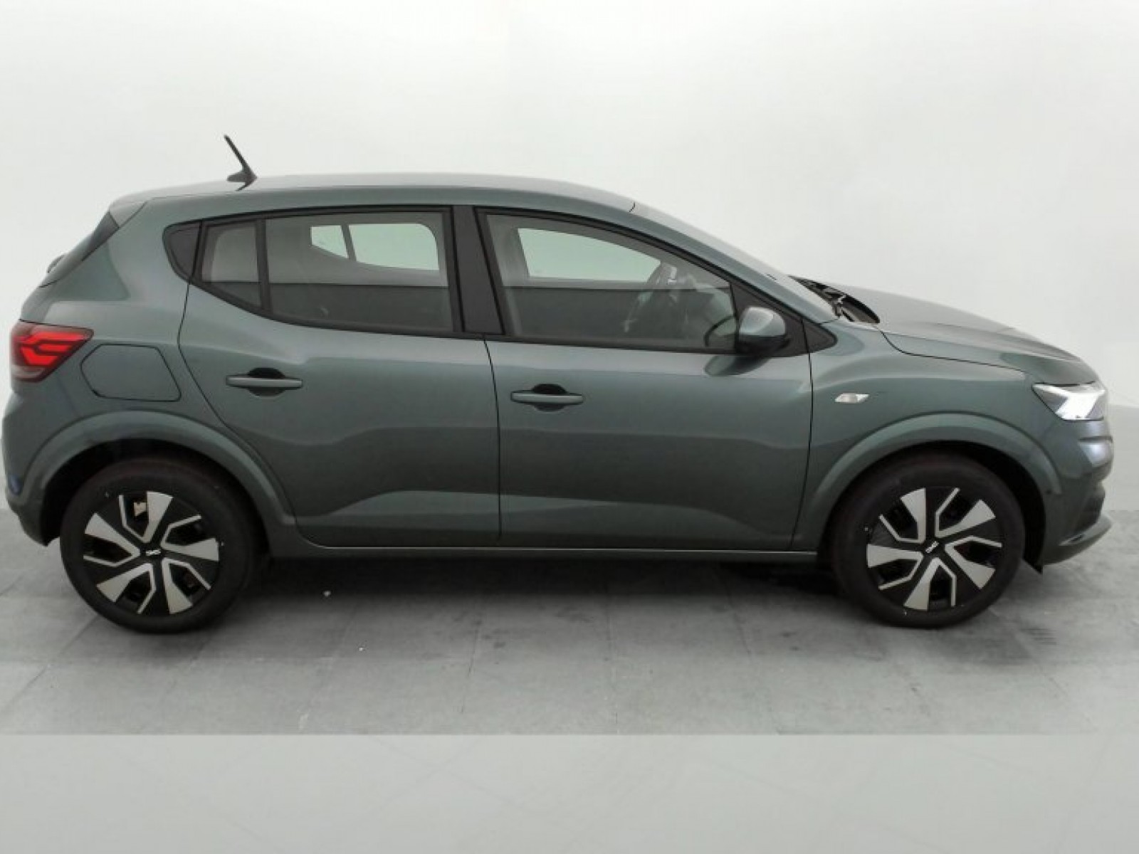 DACIA - Sandero - #740152 - 15