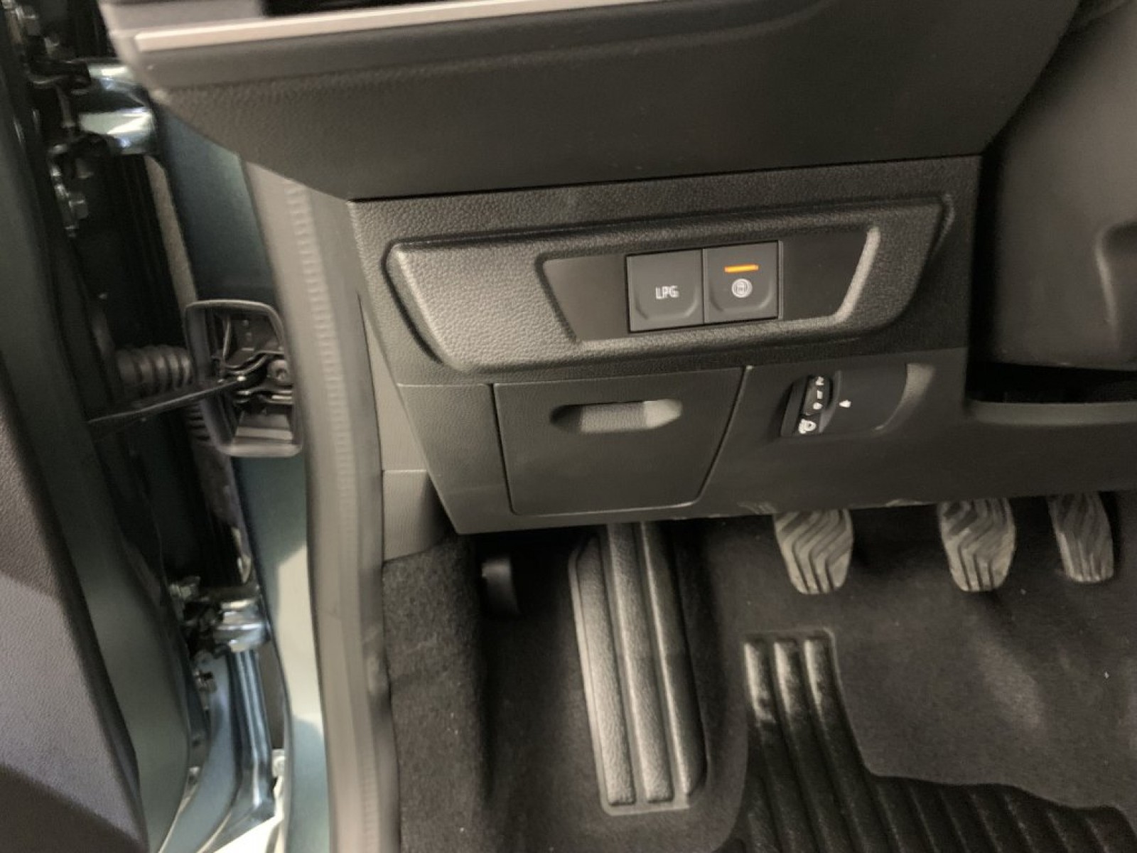 DACIA - Sandero - #740152 - 25