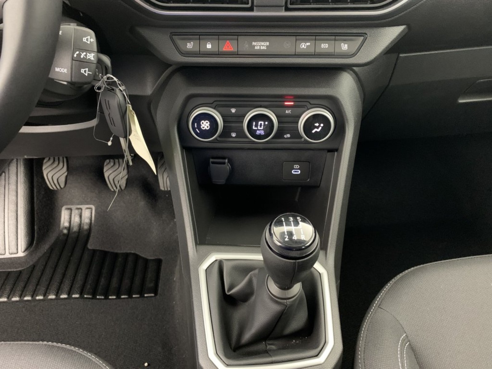 DACIA - Sandero - #740152 - 28