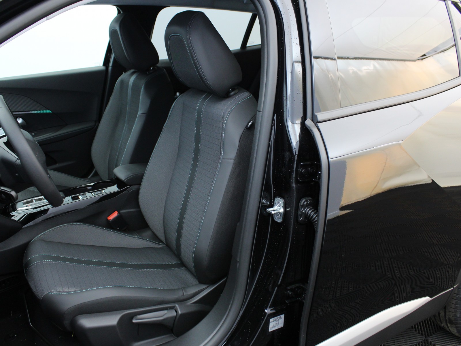 PEUGEOT - 2008 - #181228 - 7