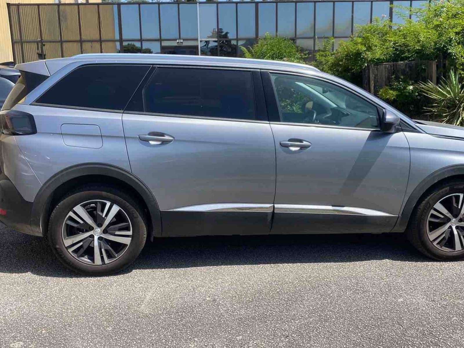PEUGEOT - 5008 - #825219 - 2