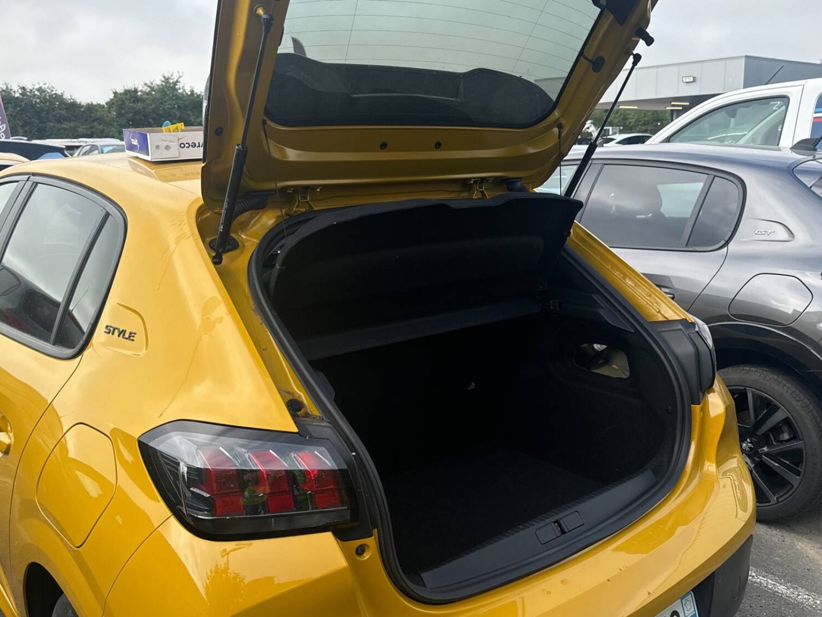 PEUGEOT - 208 - #836106 - 12