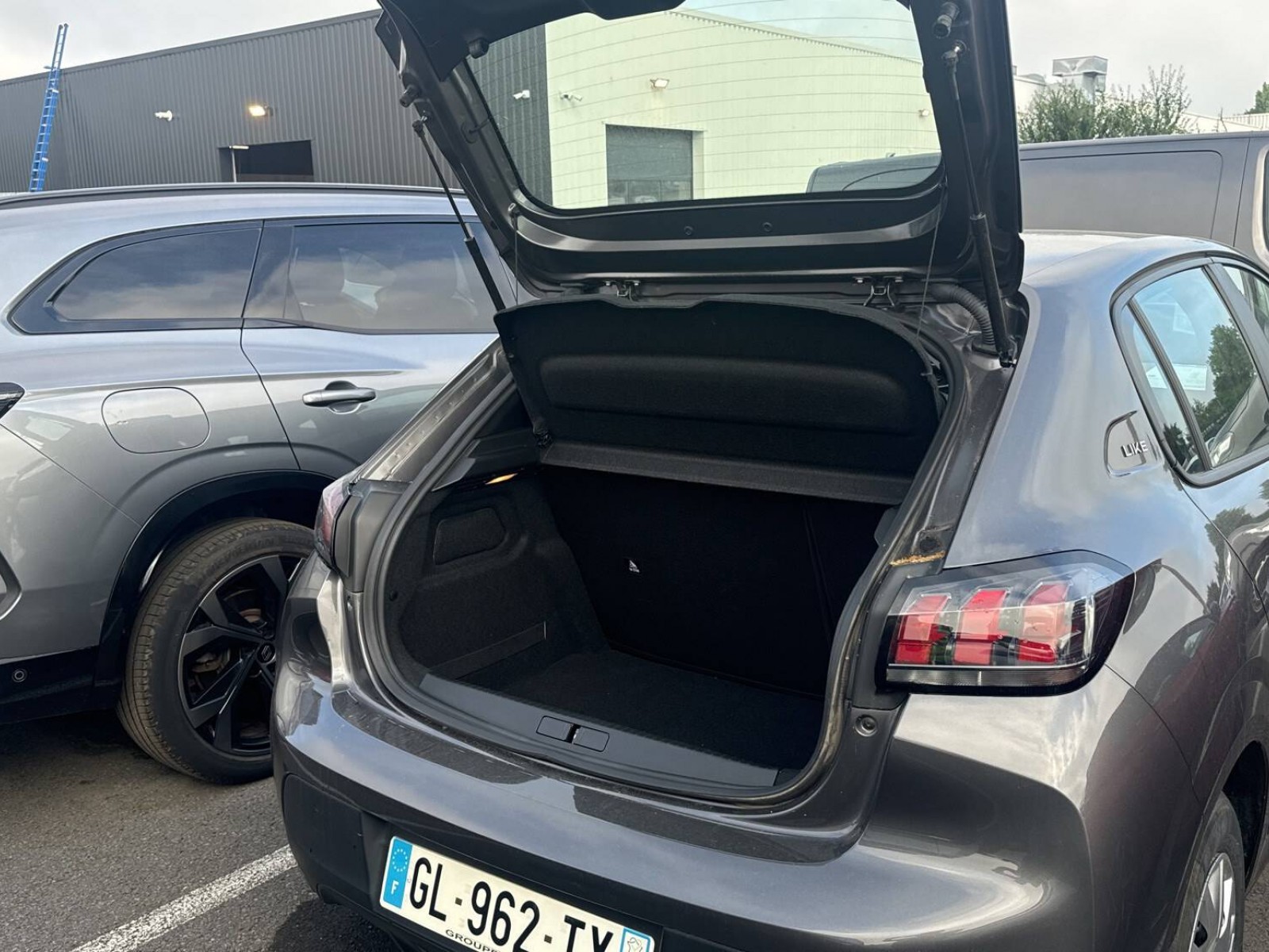 PEUGEOT - 208 - #836107 - 12