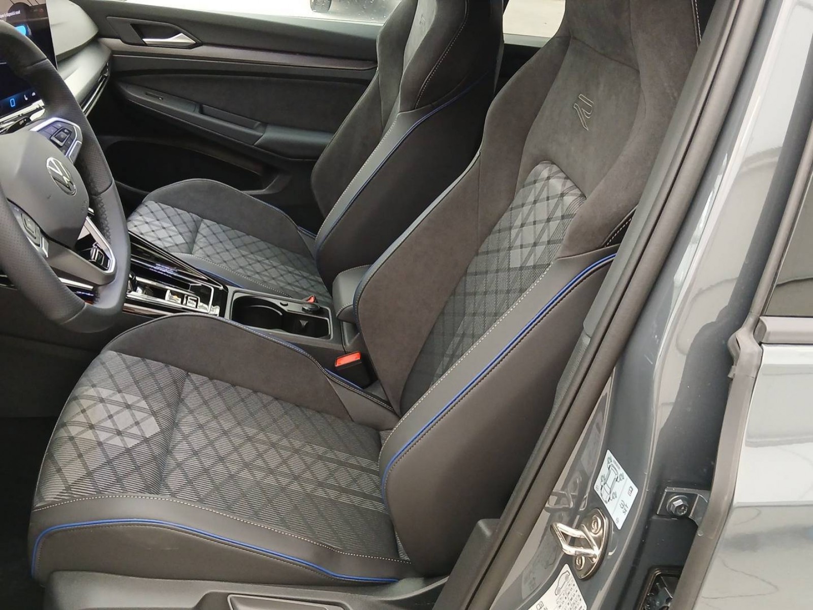 VOLKSWAGEN - GOLF - #818501 - 7