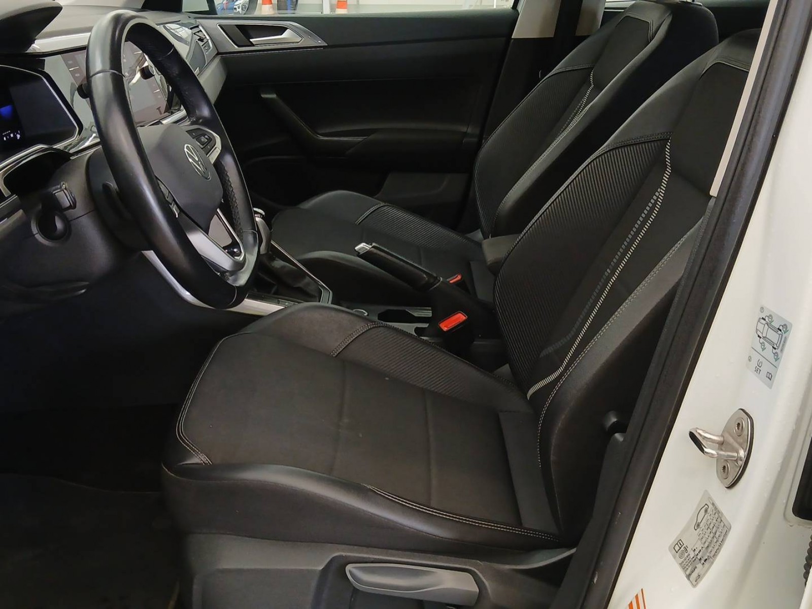 VOLKSWAGEN - TAIGO - #681092 - 7