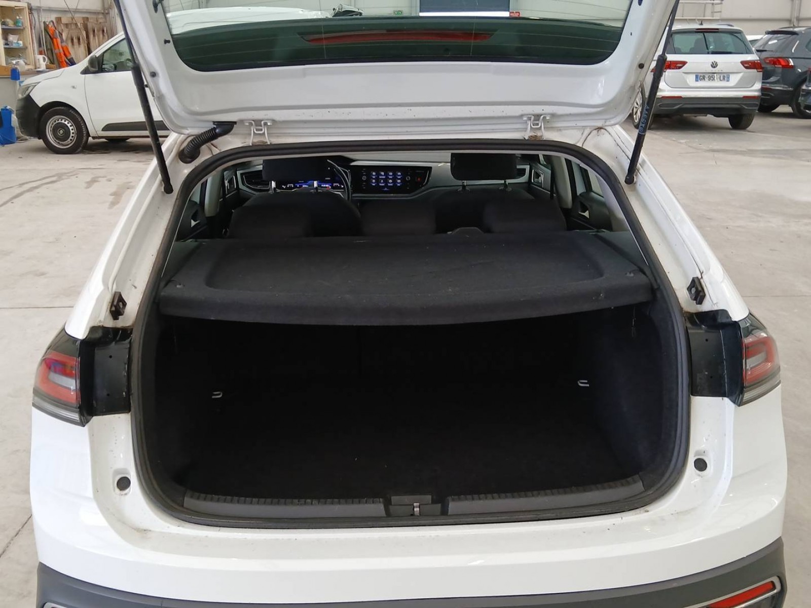 VOLKSWAGEN - TAIGO - #681097 - 12