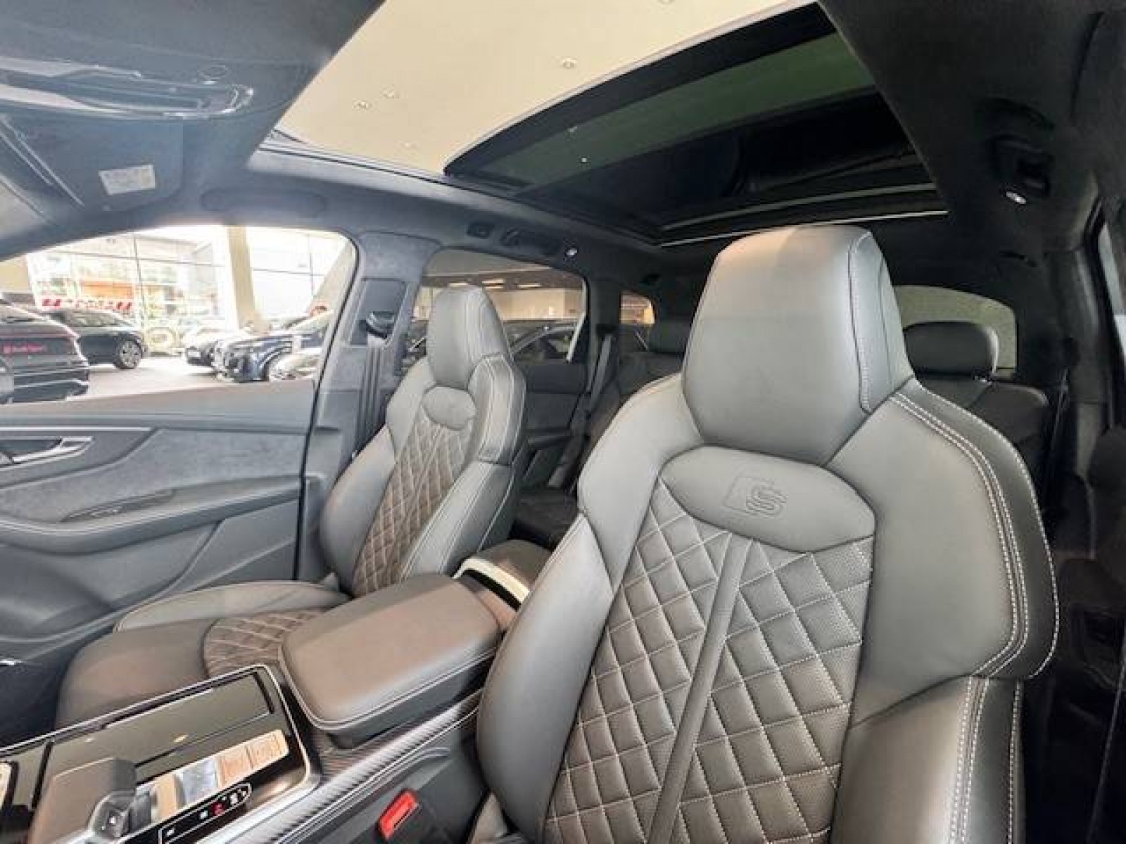 AUDI - Q7 - #837584 - 4