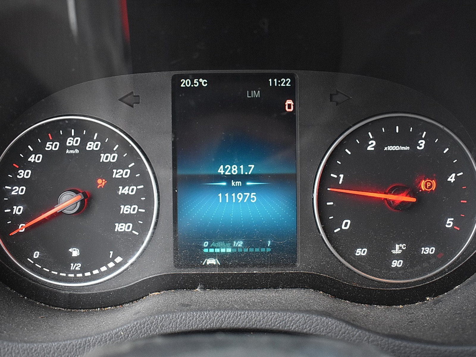 MERCEDES - SPRINTER CAISSE GRAND VOLUME 20M3 +HAYON - #181100 - 11