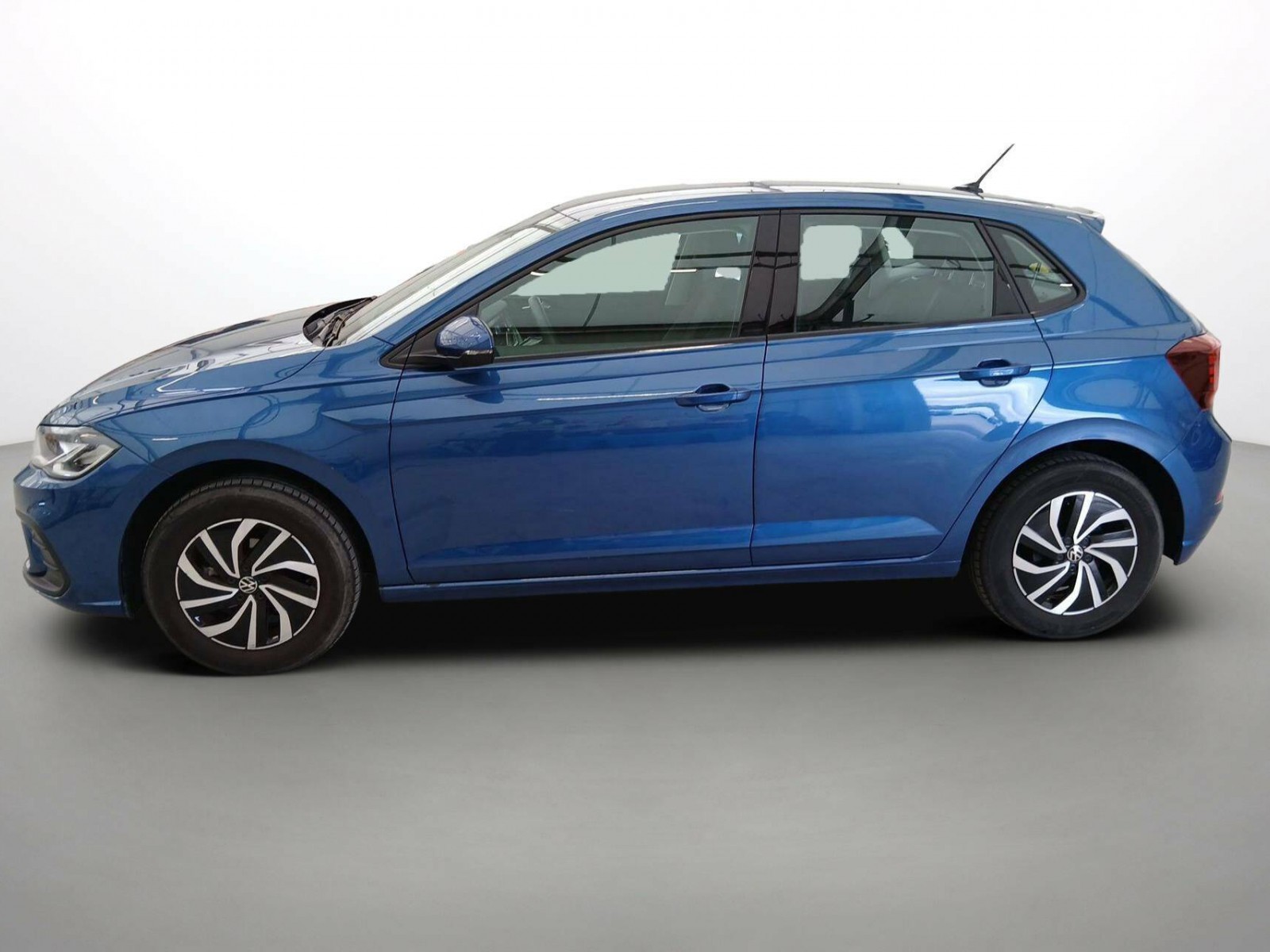 VOLKSWAGEN - POLO - #823678 - 2