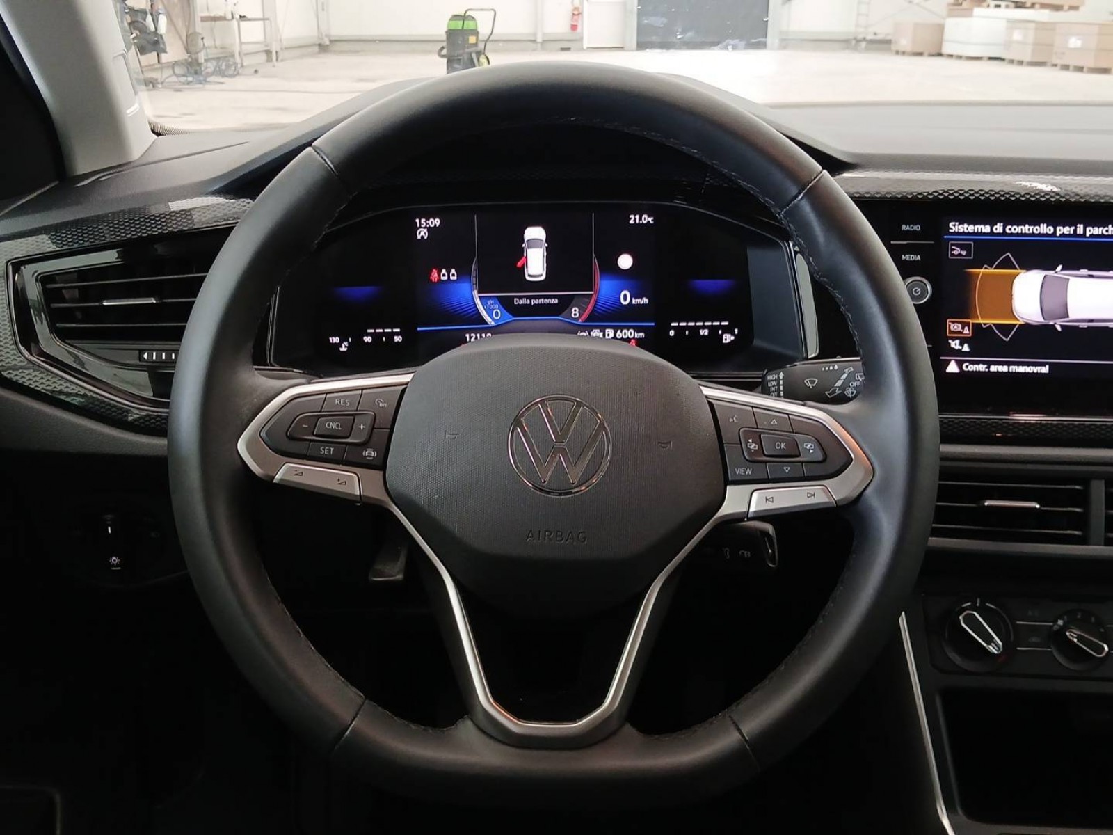 VOLKSWAGEN - POLO - #823678 - 14
