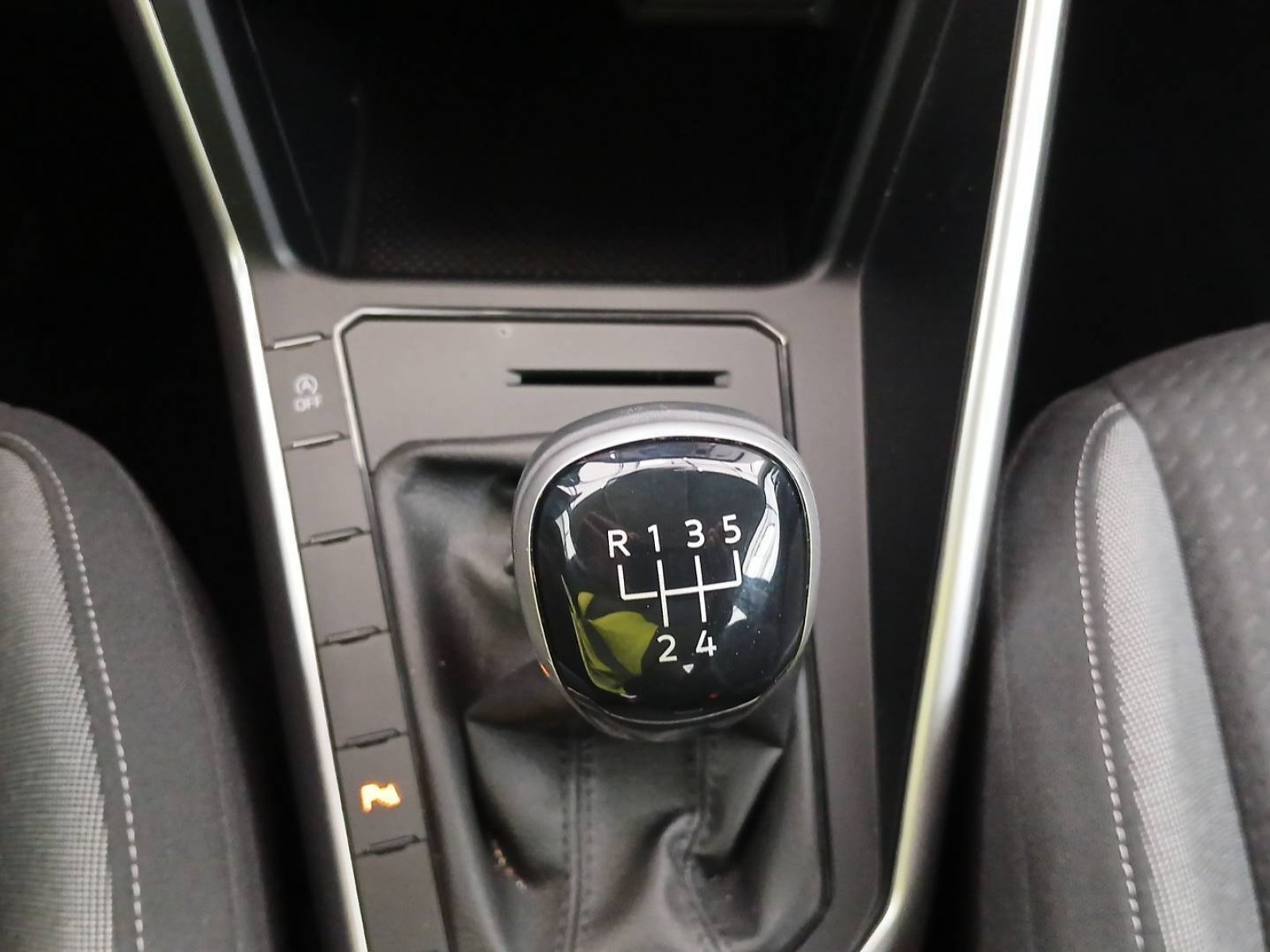 VOLKSWAGEN - POLO - #823678 - 13