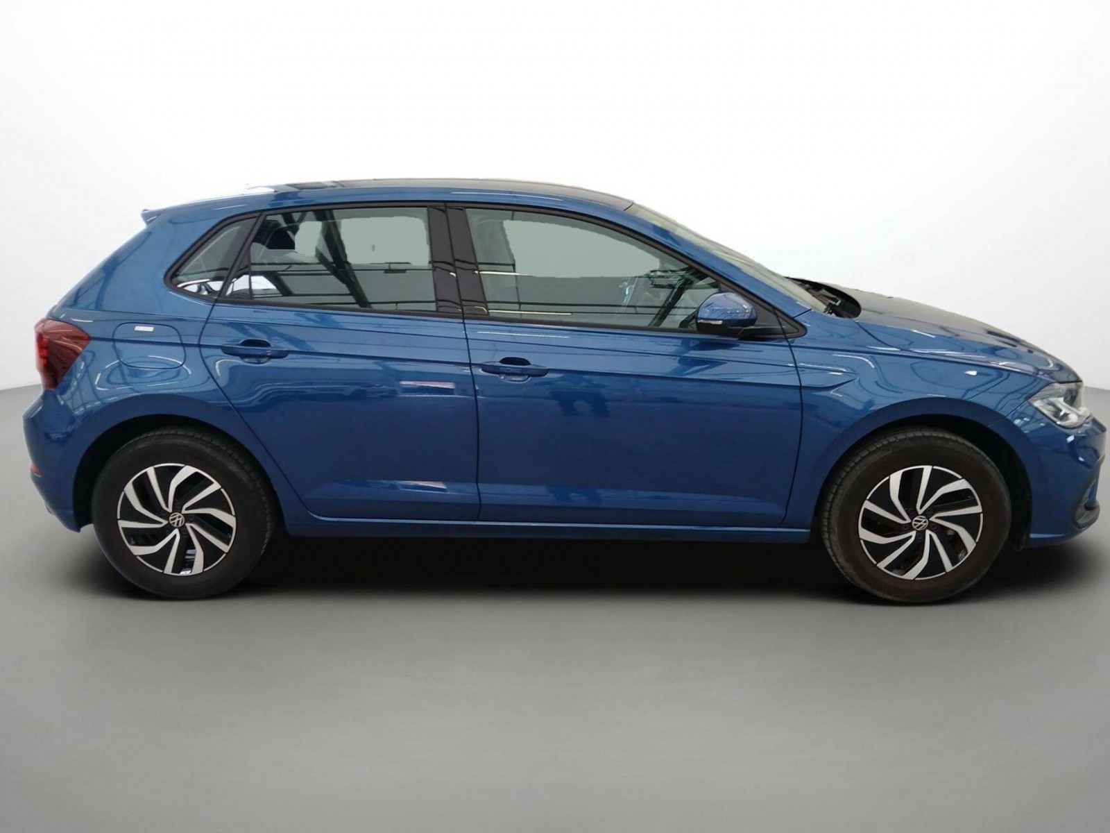 VOLKSWAGEN - POLO - #821933 - 16