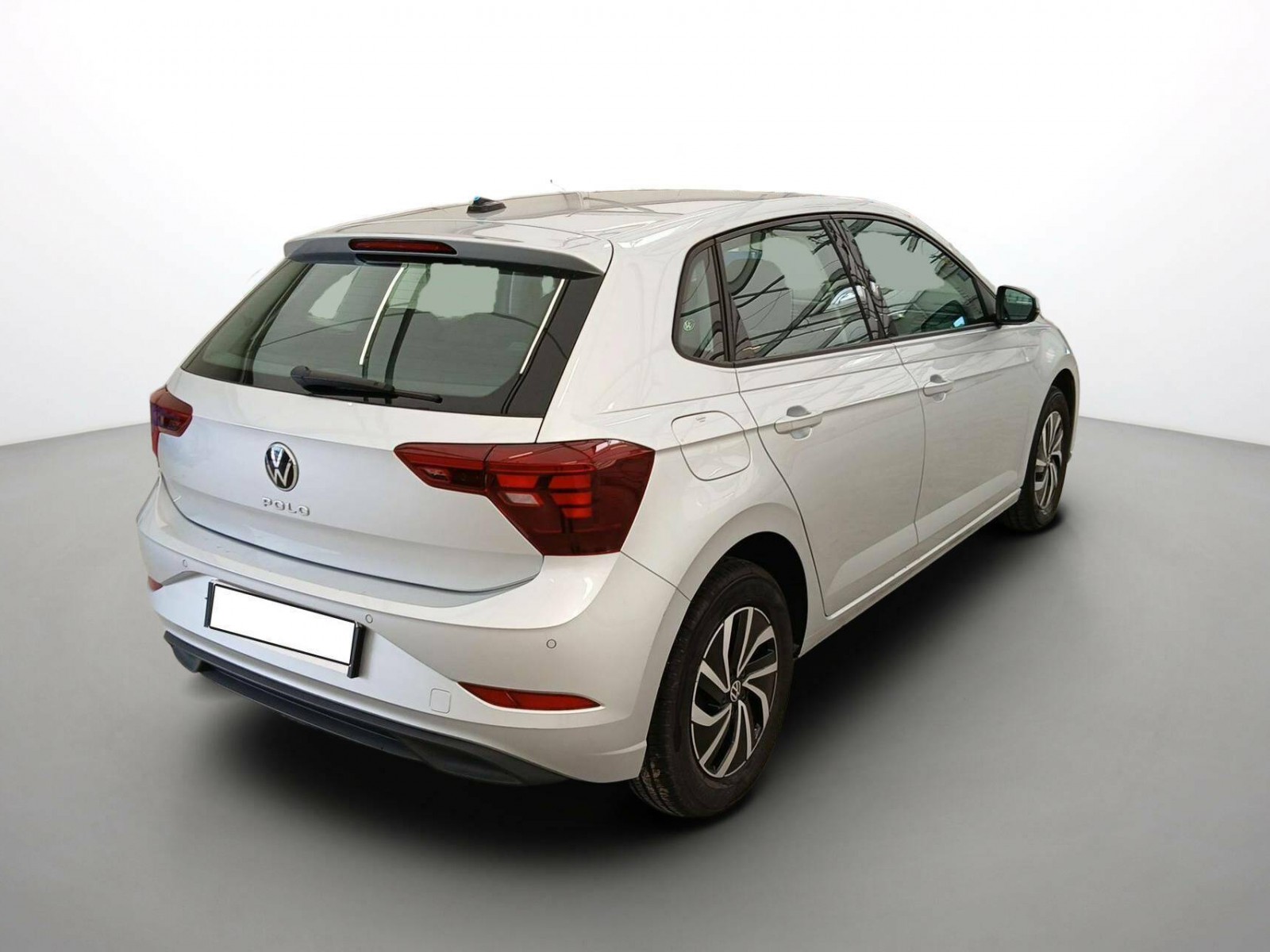 VOLKSWAGEN - POLO - #823728 - 1