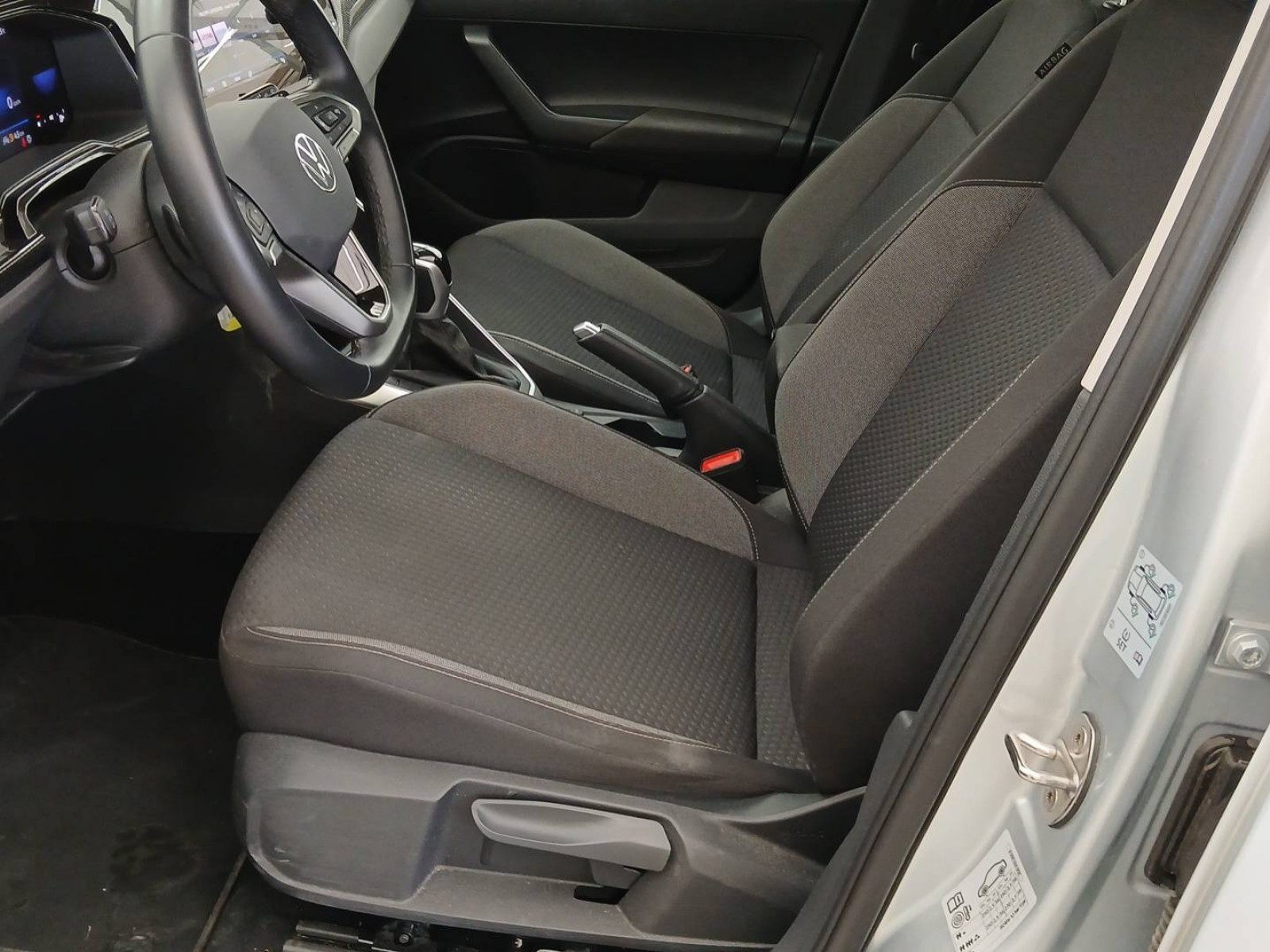 VOLKSWAGEN - POLO - #823728 - 7