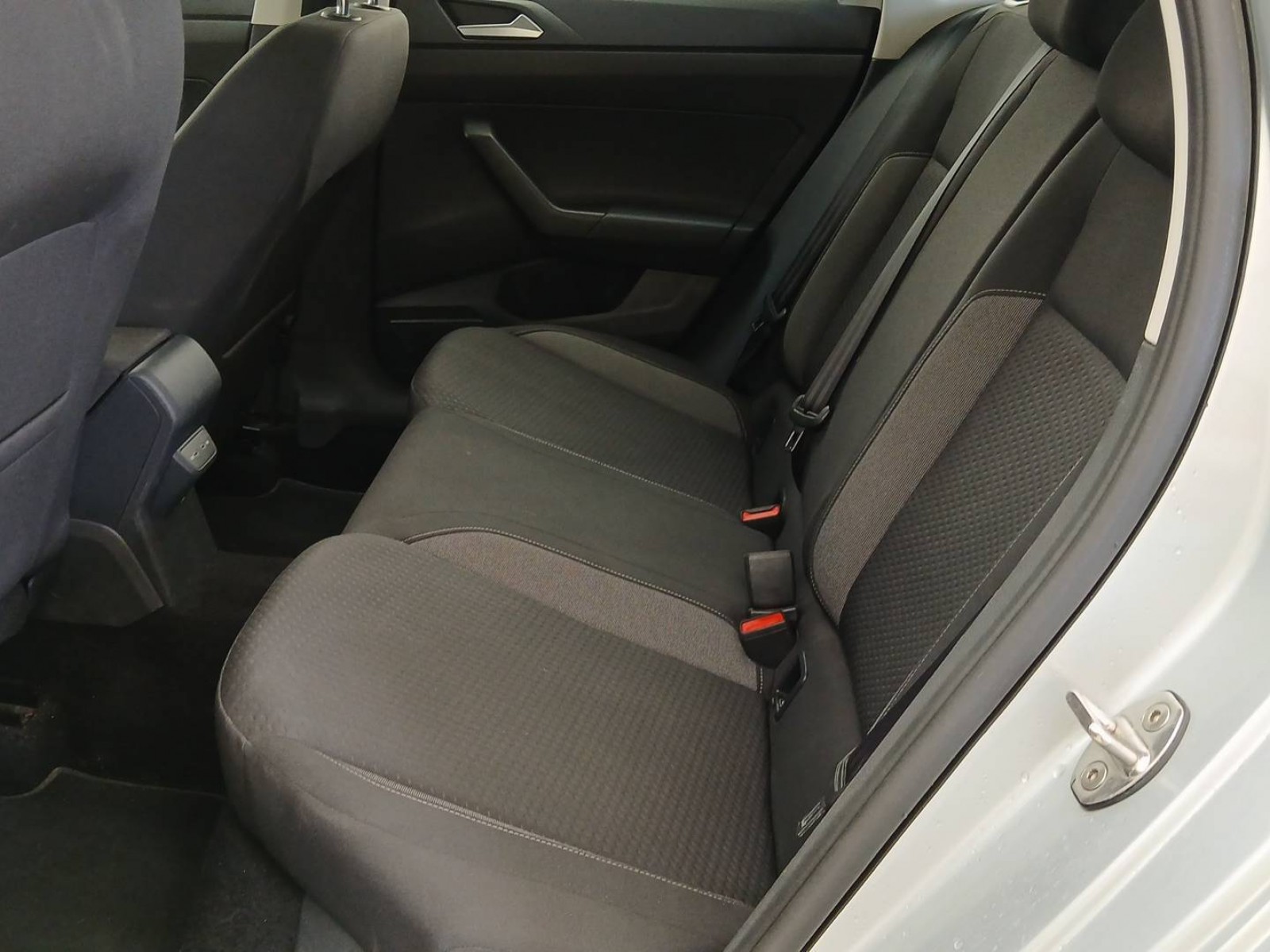 VOLKSWAGEN - POLO - #823728 - 15