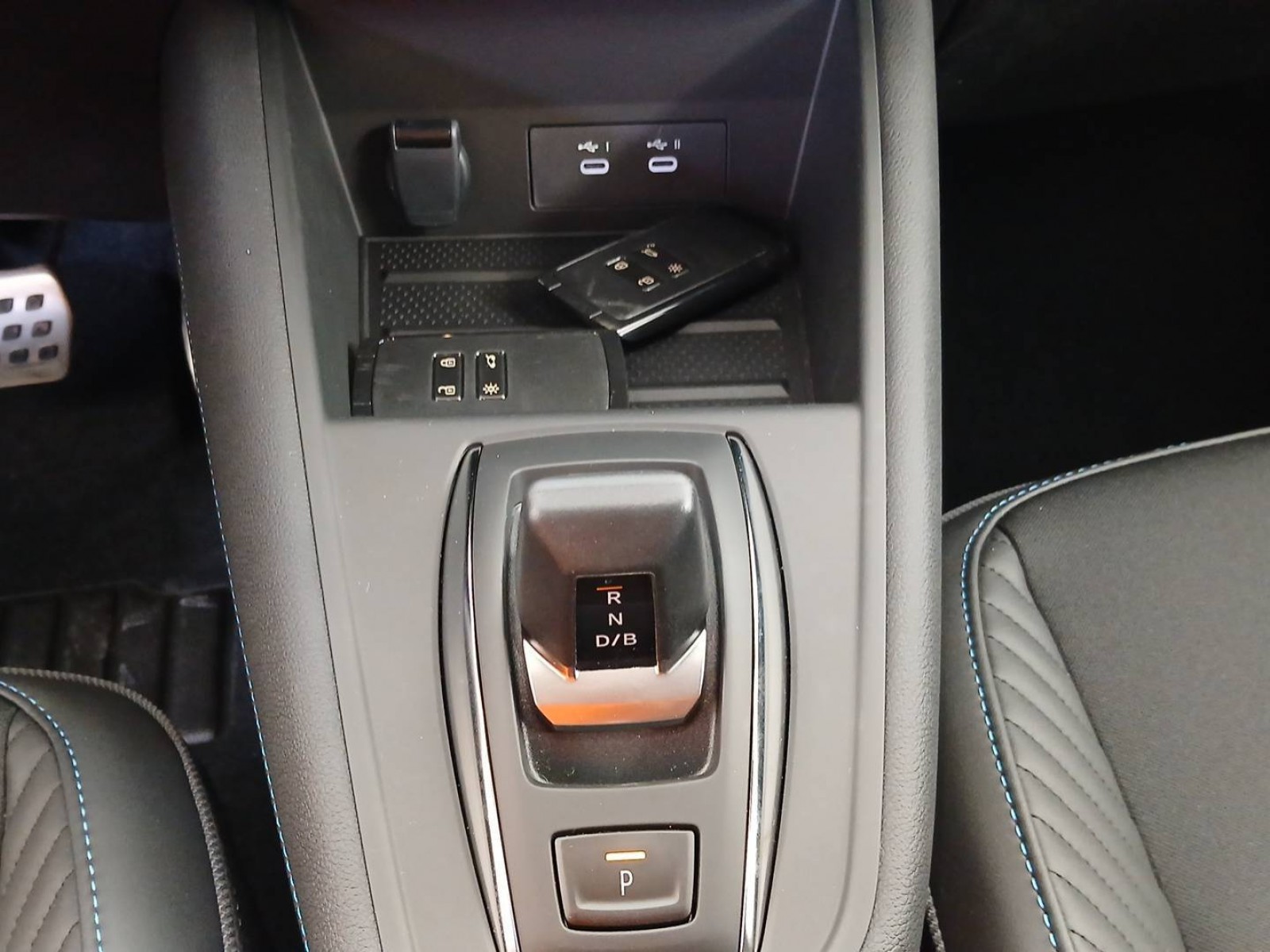 RENAULT - CAPTUR - #825902 - 14