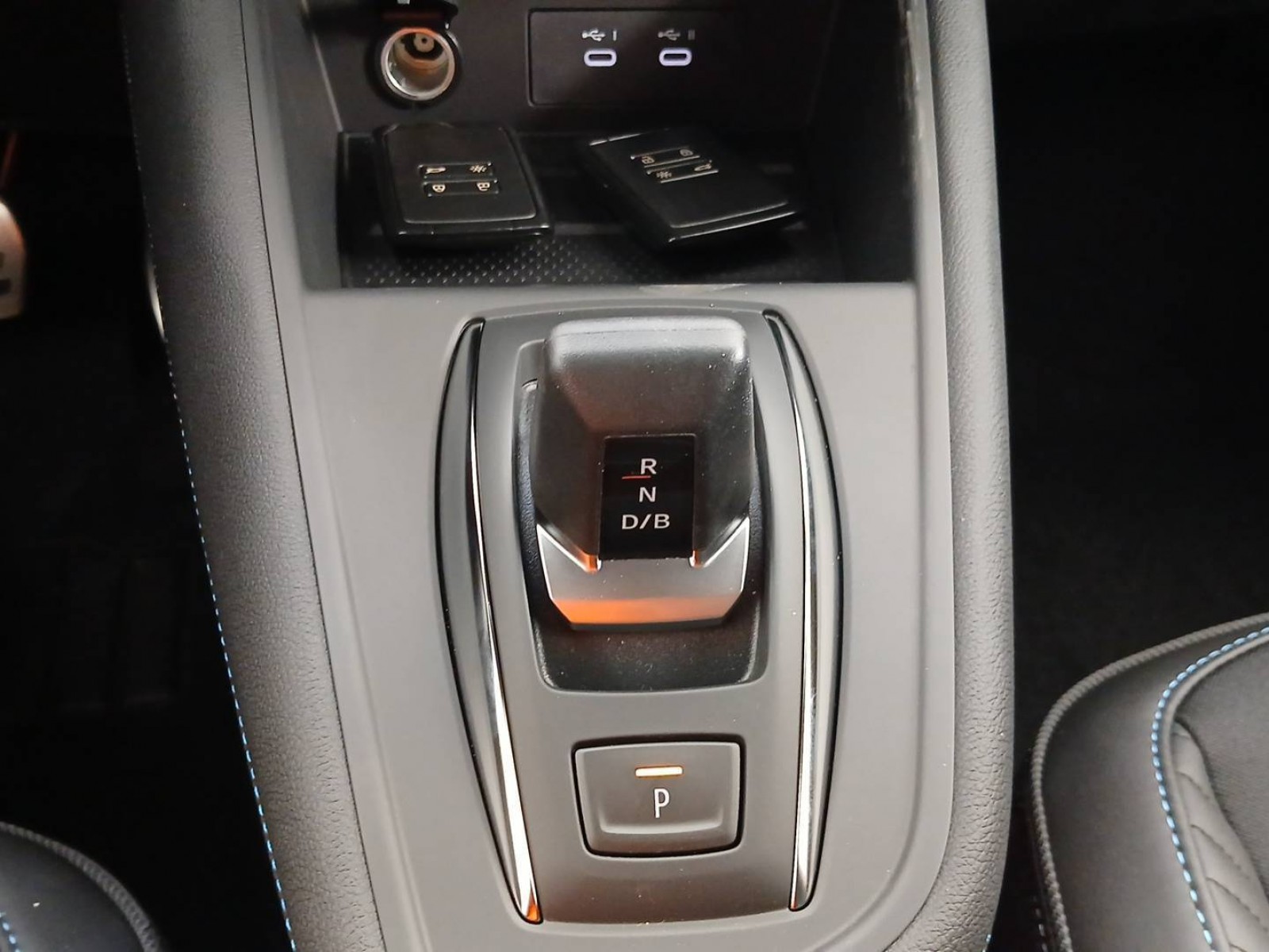 RENAULT - CAPTUR - #825901 - 14