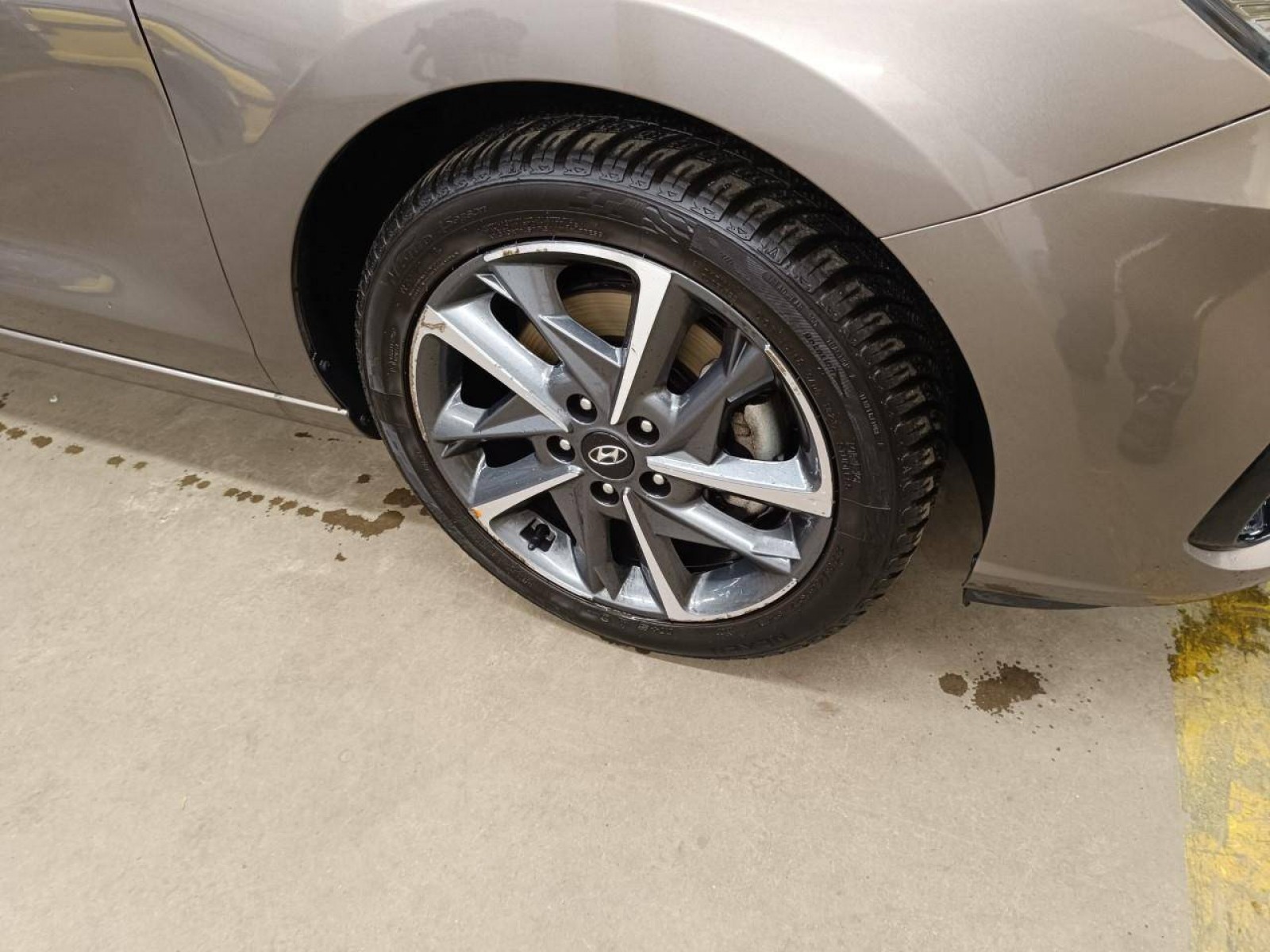 HYUNDAI - i30 - #720642 - 25