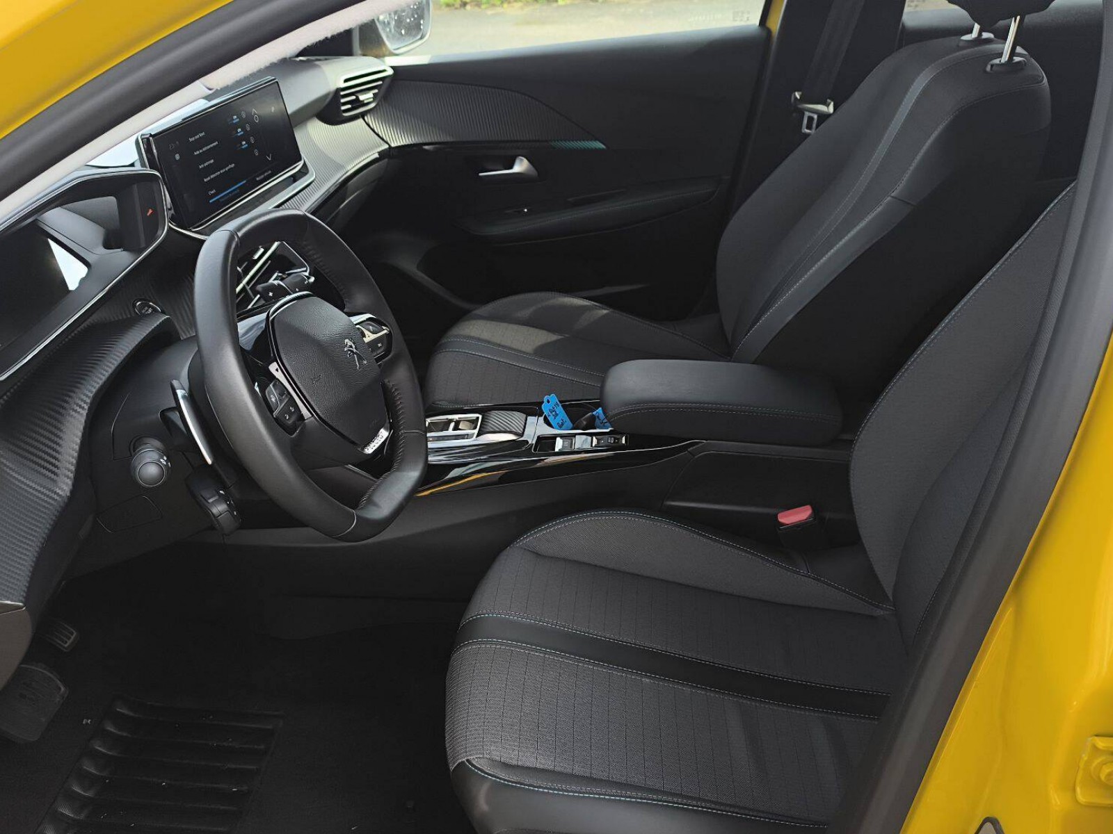 PEUGEOT - 208 - #839790 - 9