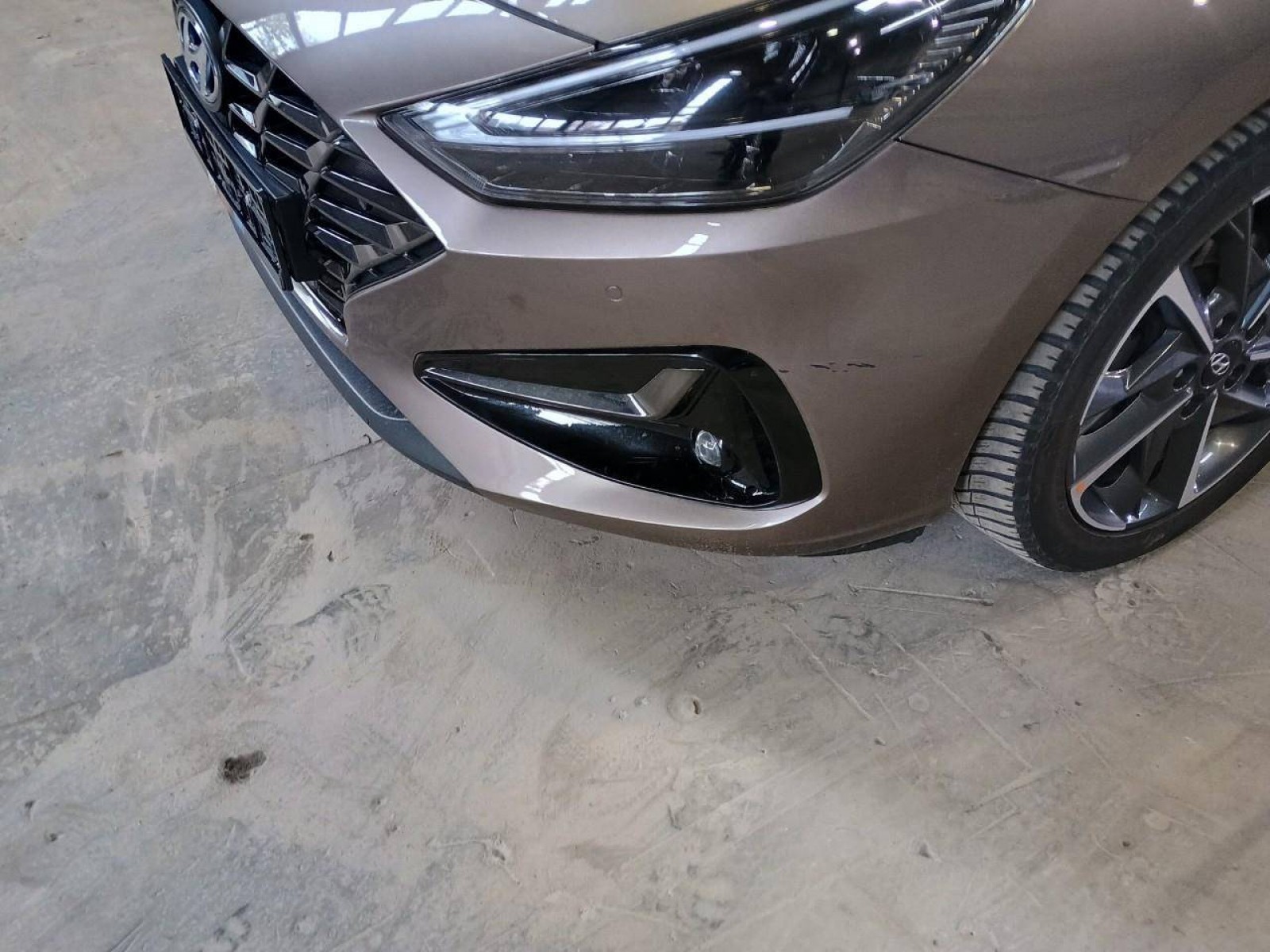 HYUNDAI - i30 - #720619 - 18