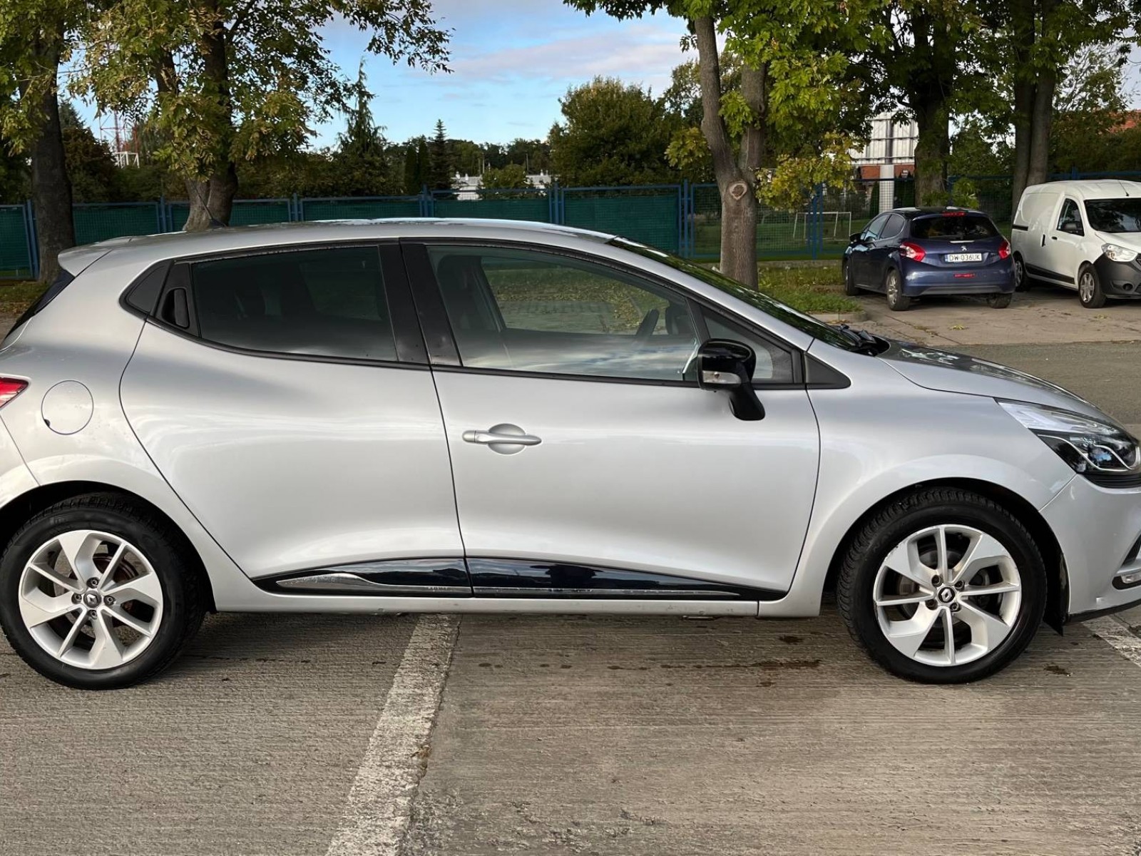 RENAULT - CLIO IV - #197045 - 4