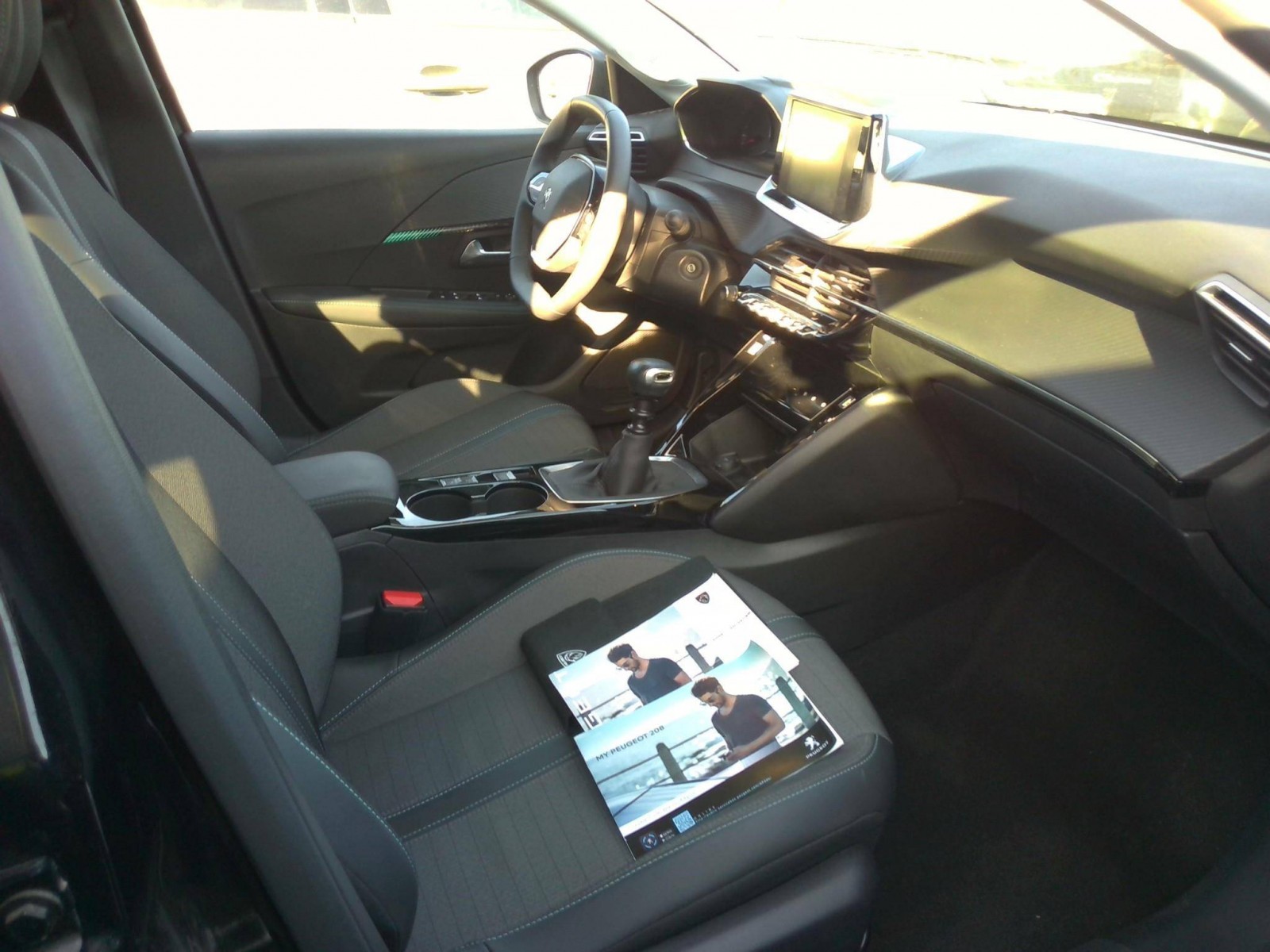 PEUGEOT - 208 - #840144 - 2