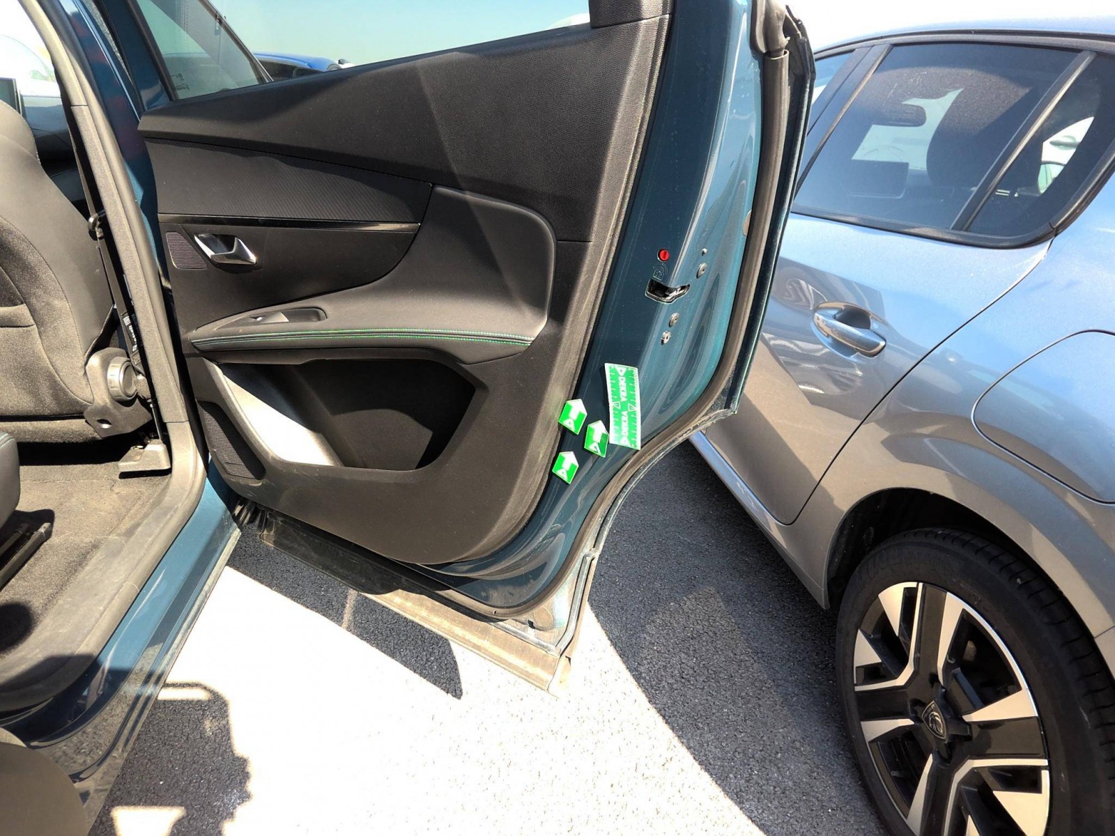 PEUGEOT - 5008 - #840127 - 9