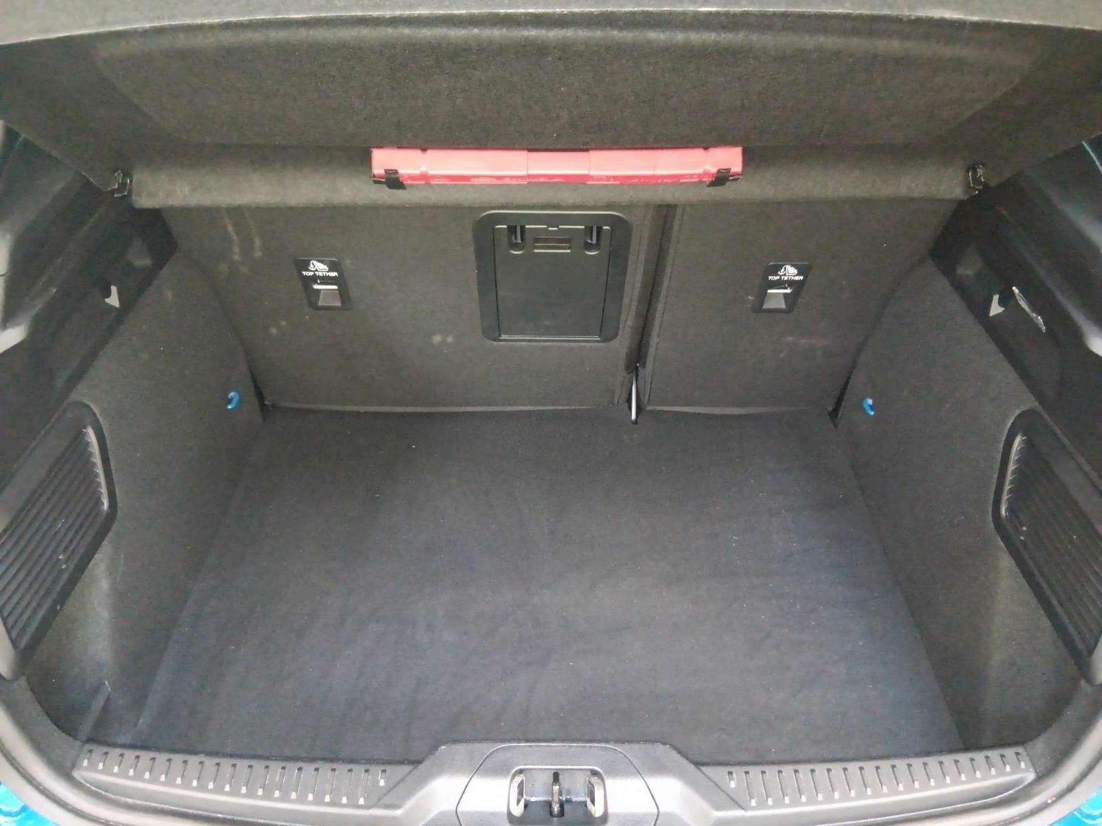 FORD - FOCUS - #744500 - 12