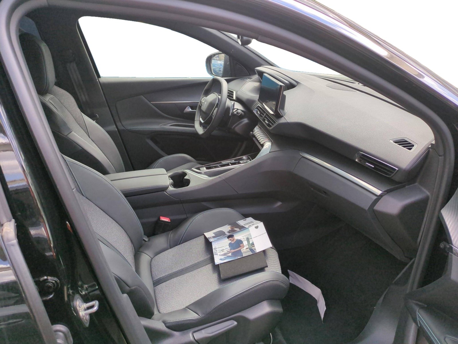 PEUGEOT - 5008 - #840128 - 1