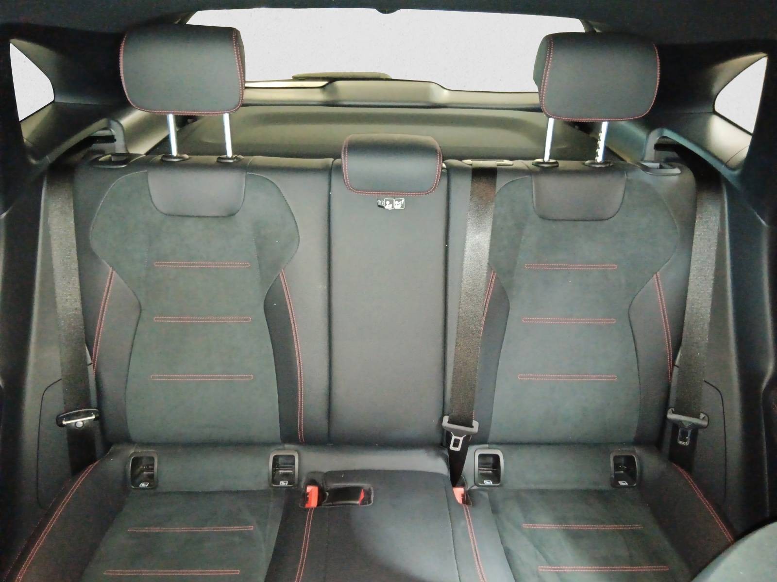 MERCEDES - GLA - #604411 - 12