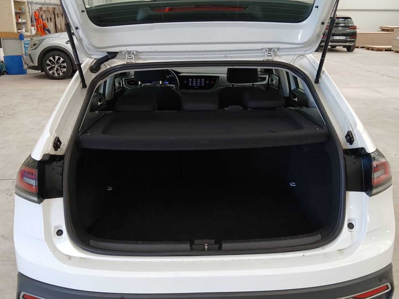 VOLKSWAGEN - TAIGO - #637443 - 11
