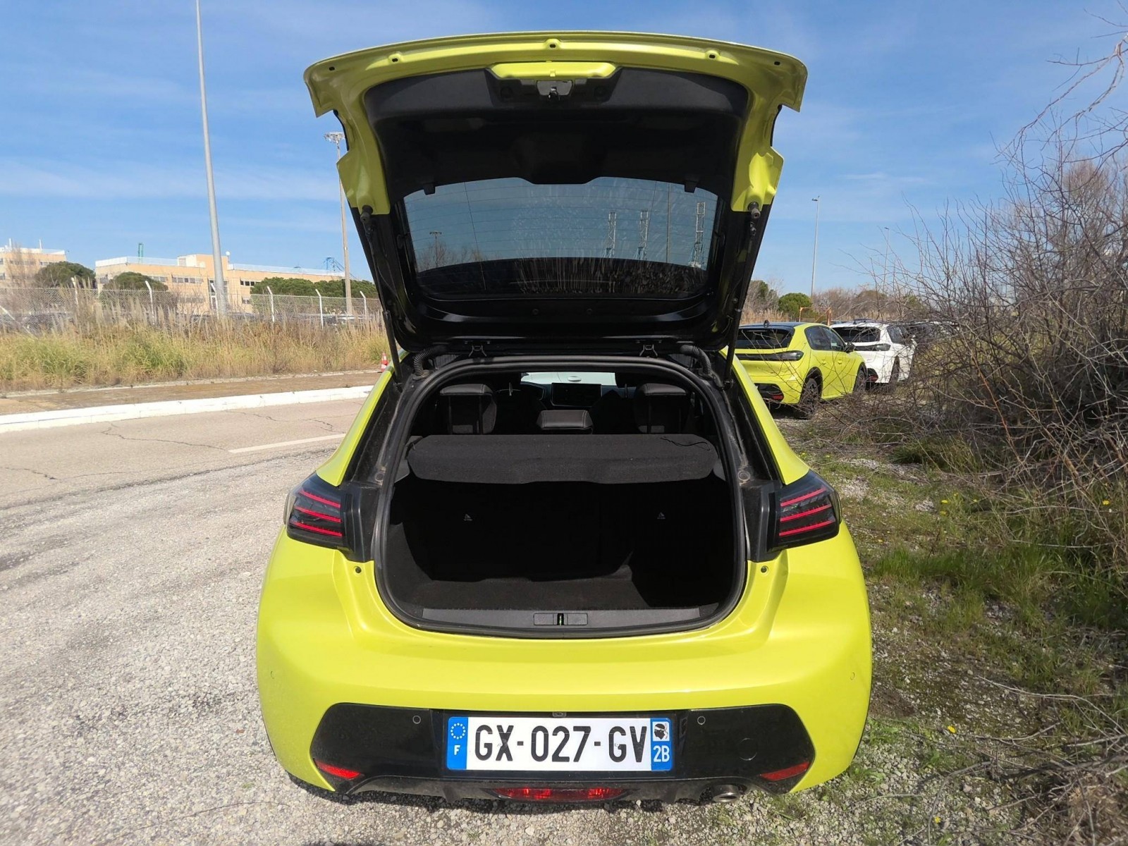 PEUGEOT - 208 - #841589 - 3
