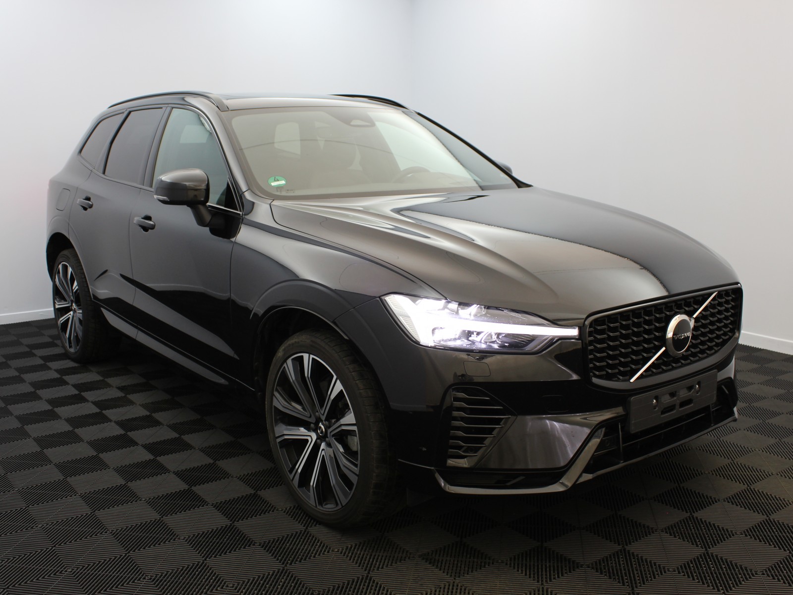 VOLVO - XC60 MY22 - #174953 - 1