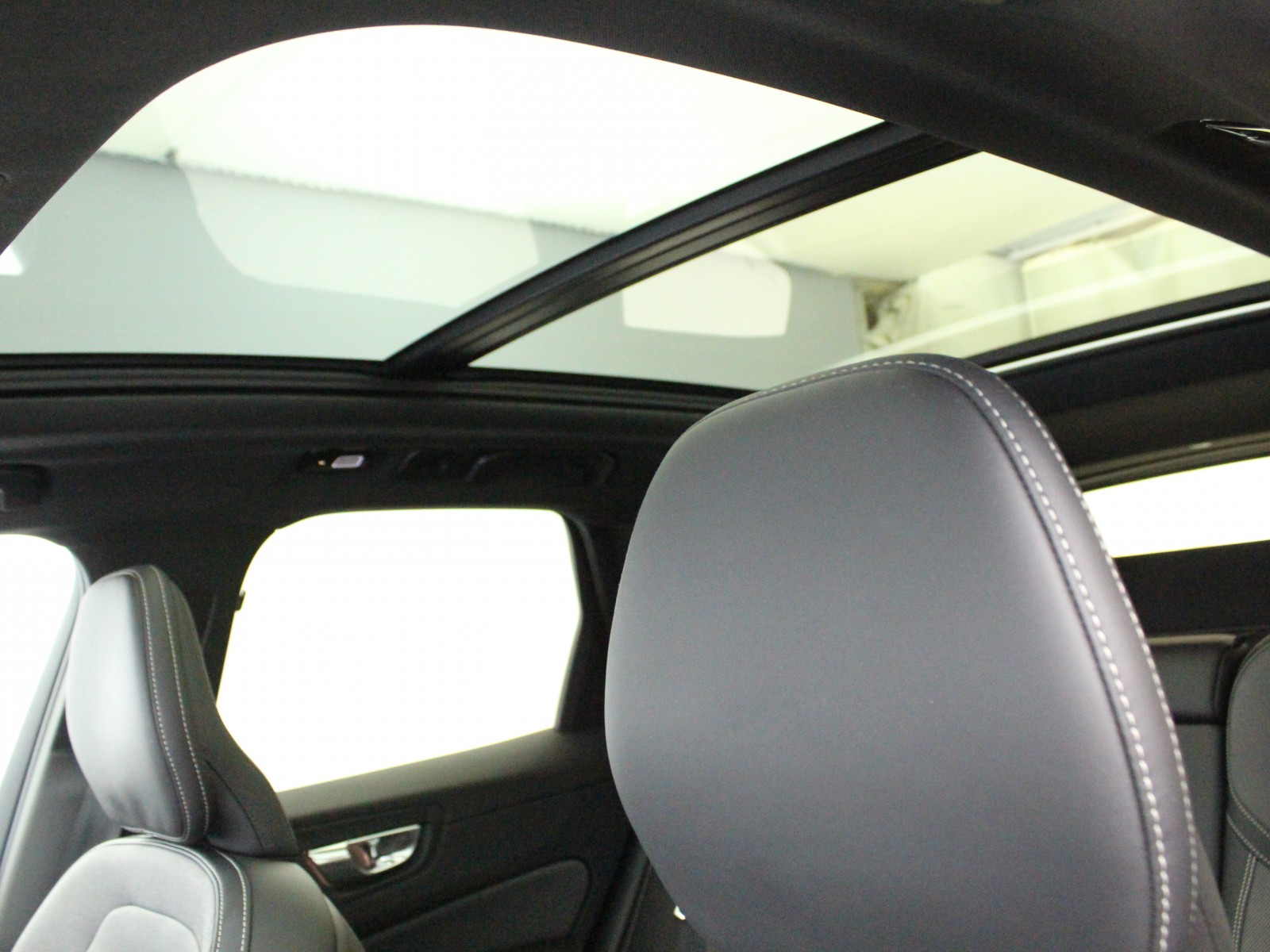VOLVO - XC60 MY22 - #174953 - 14