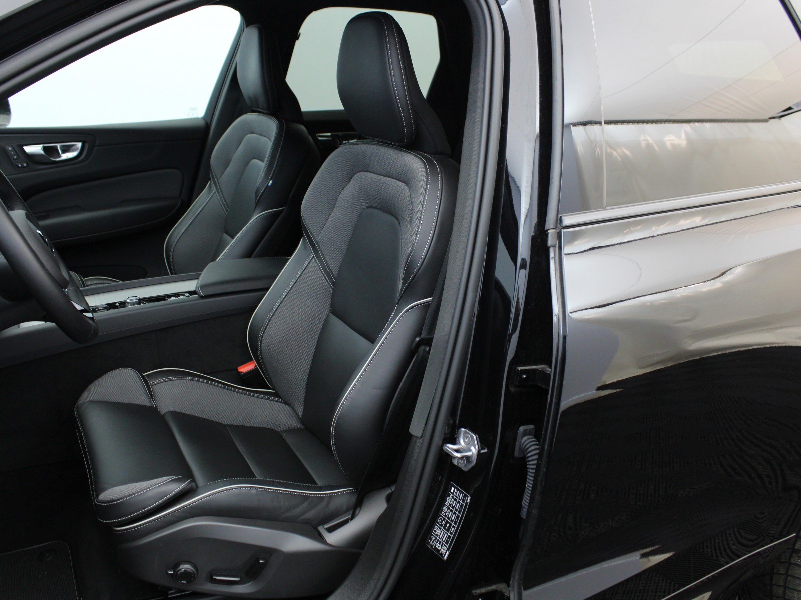 VOLVO - XC60 MY22 - #174953 - 7
