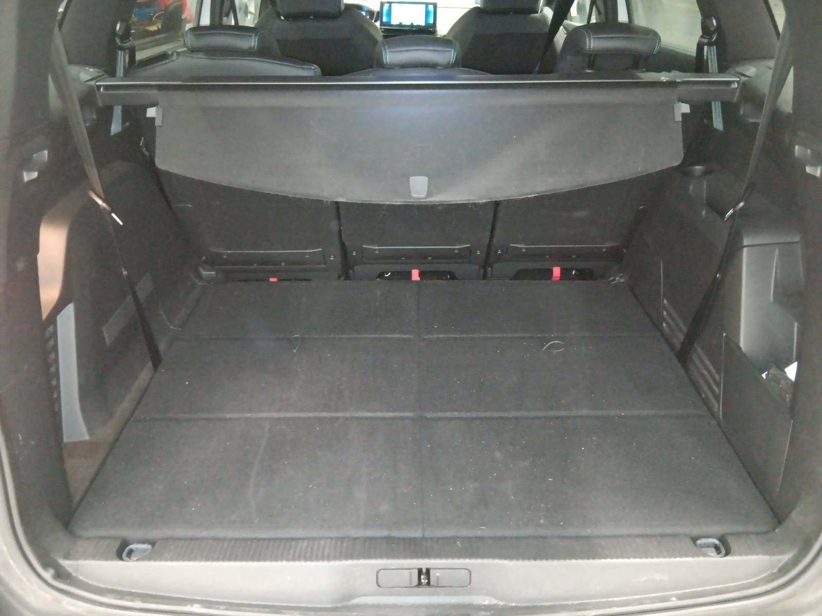 PEUGEOT - 5008 - #744594 - 12