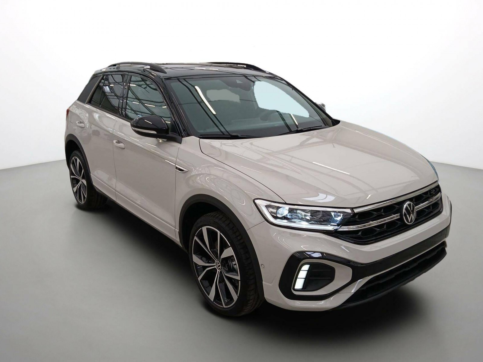 VOLKSWAGEN - T-ROC - #837750 - 16