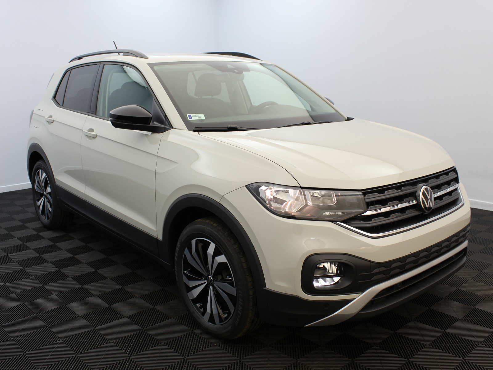 VOLKSWAGEN - T-CROSS - #181469 - 1