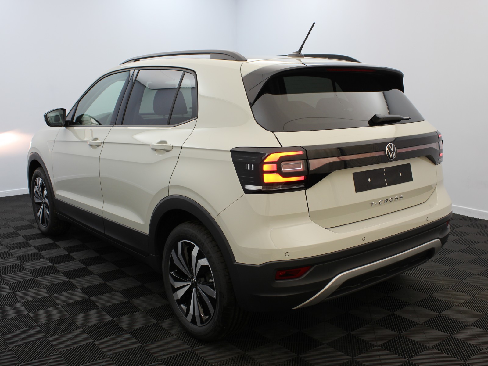 VOLKSWAGEN - T-CROSS - #181469 - 2
