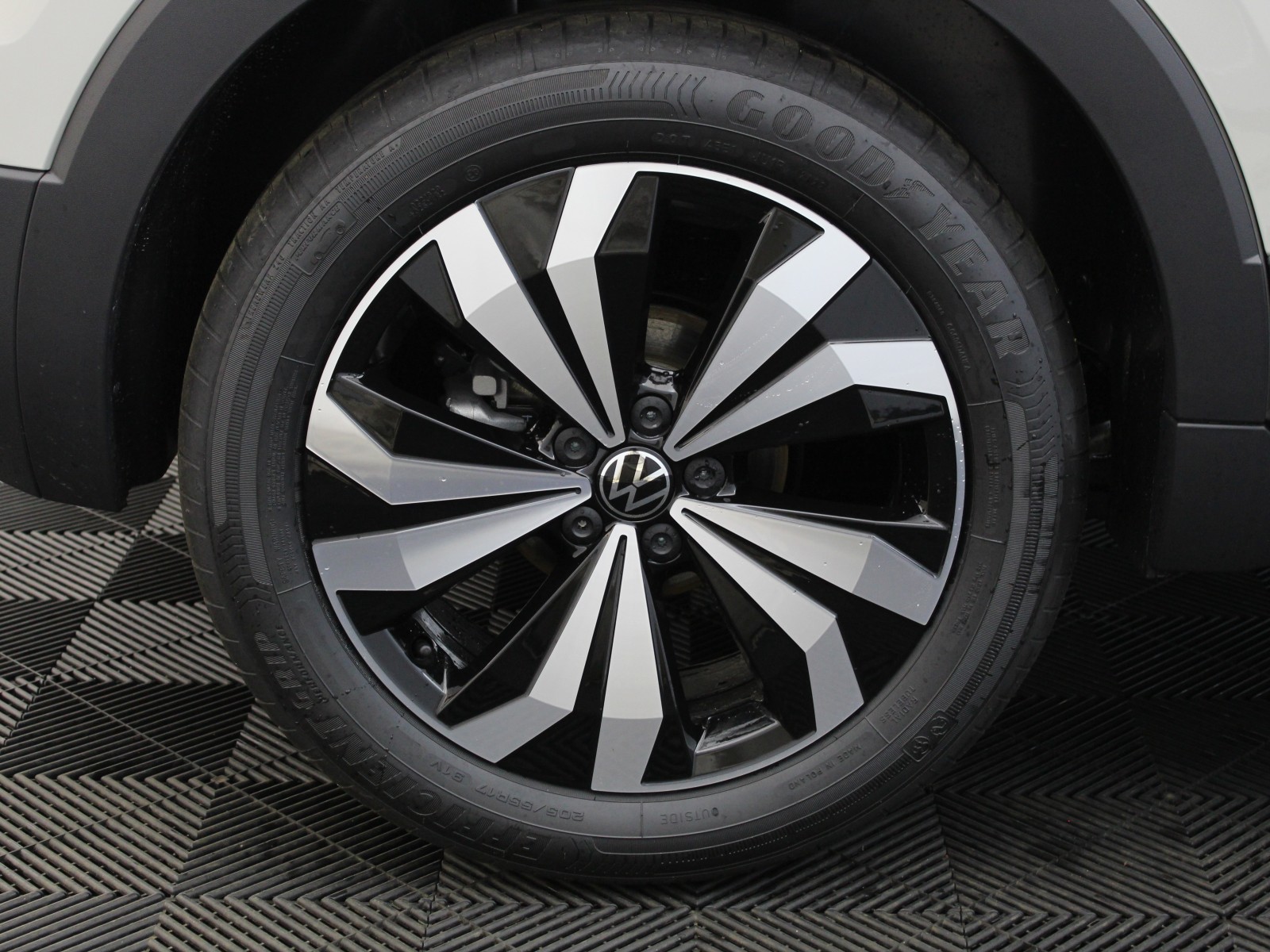 VOLKSWAGEN - T-CROSS - #181469 - 6