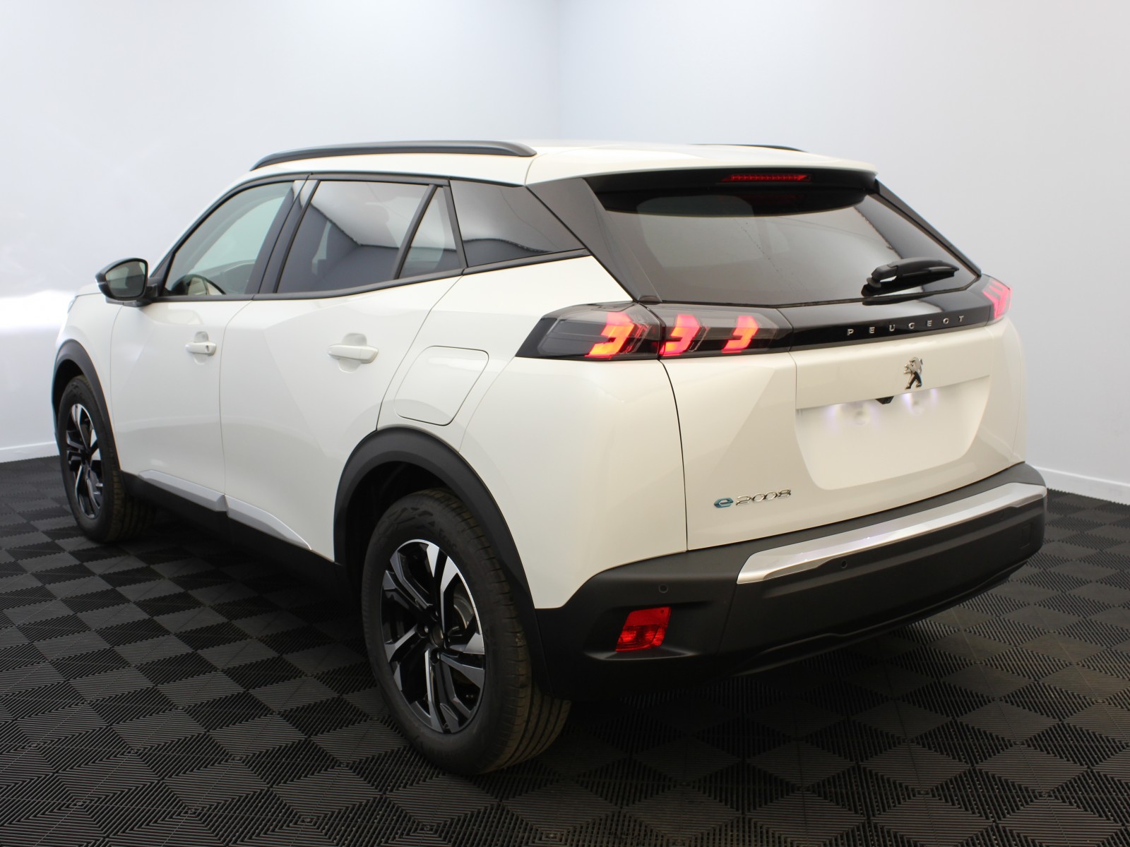 PEUGEOT - 2008 - #181225 - 2
