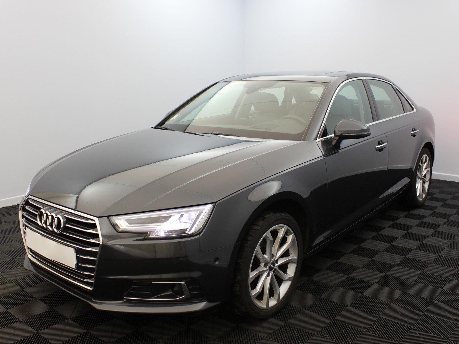 AUDI - A4 - #181617 - 0